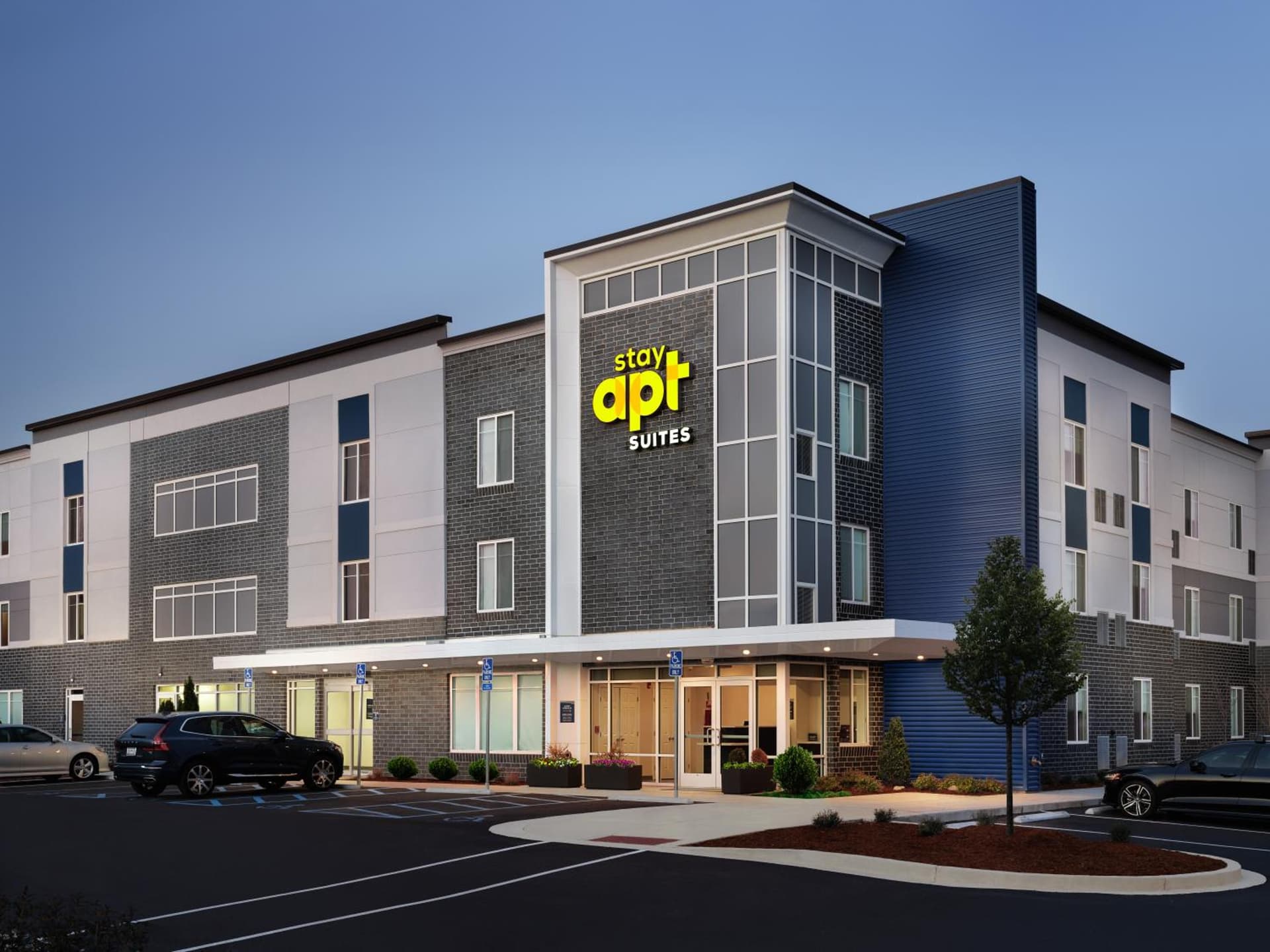 stayAPT Suites Charlotte North