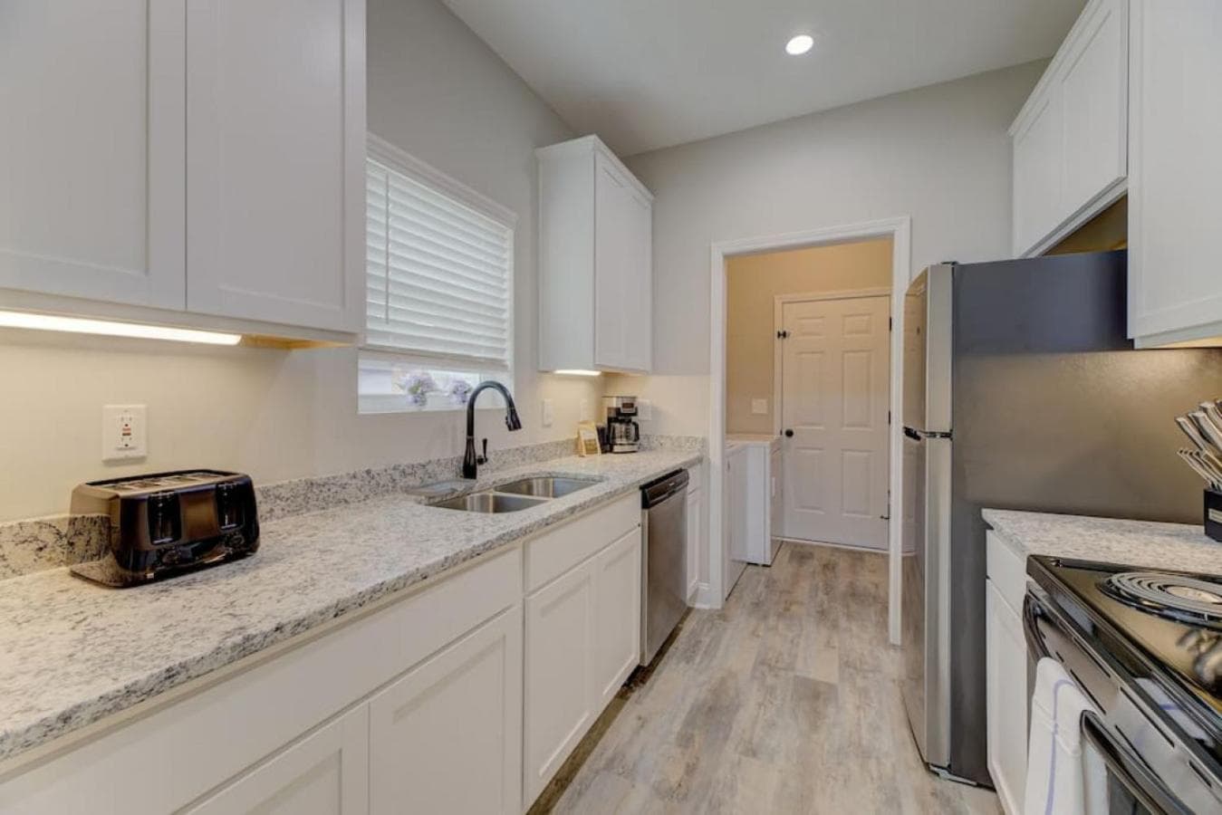 Cayce Sister Houses-Sleeps 14