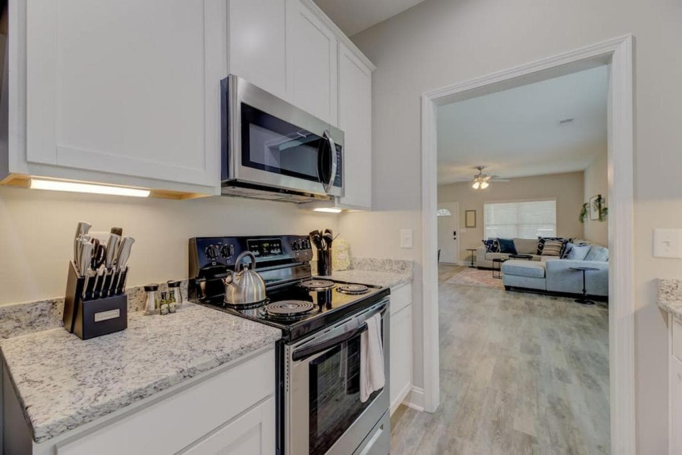 Cayce Sister Houses-Sleeps 14