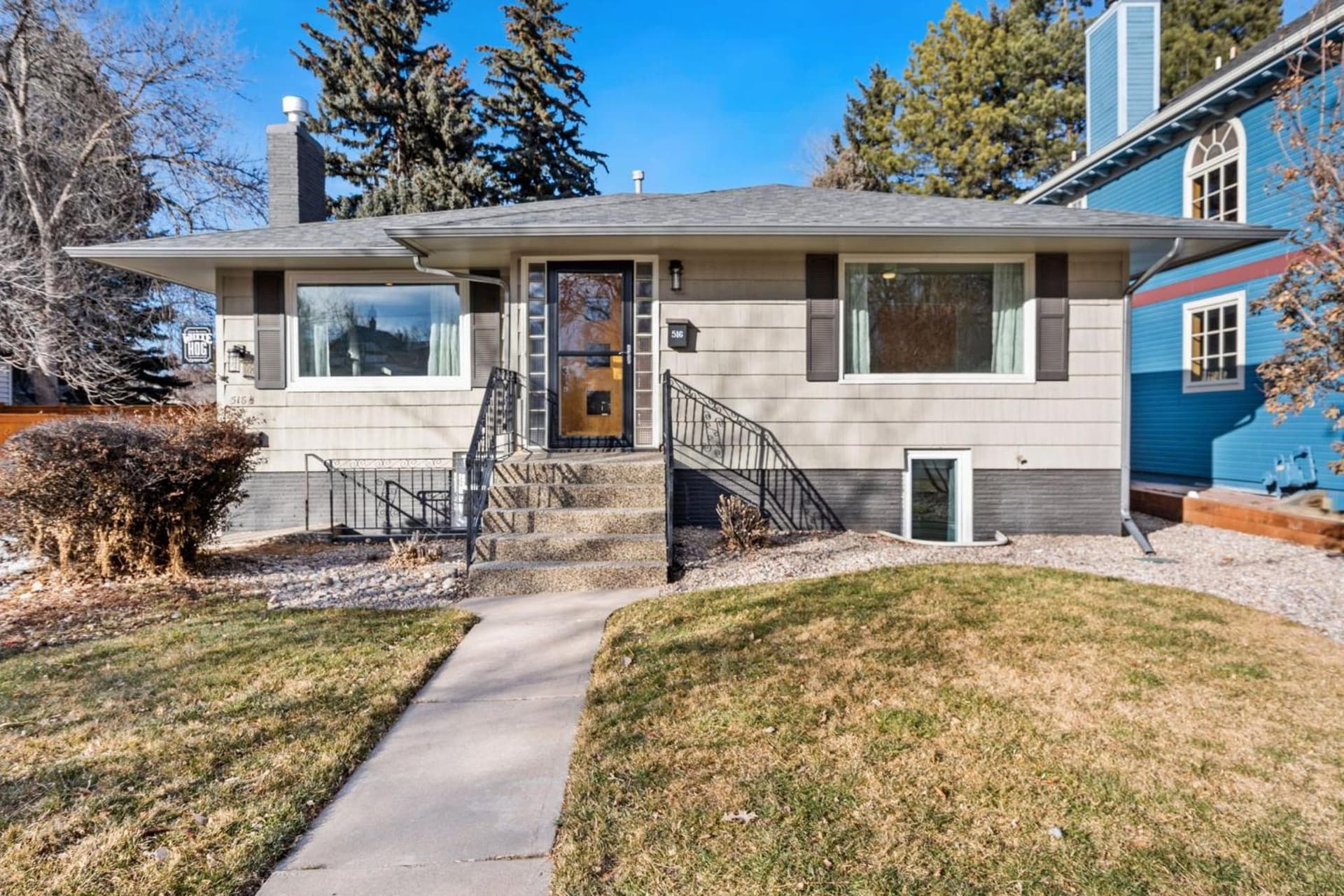 Historic Mountain Ave Bungalow - Walk Everywhere!