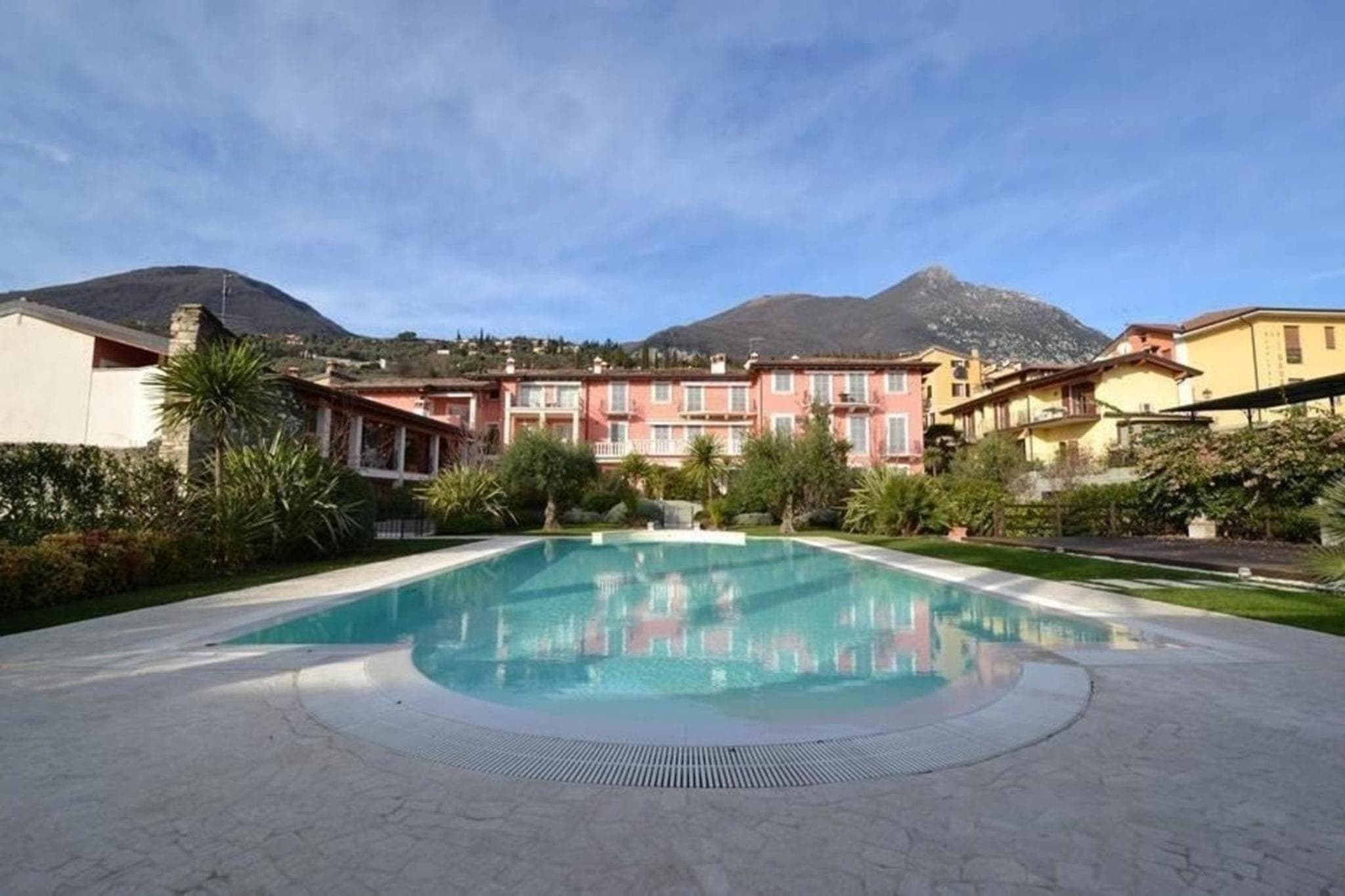 Stilvolle Wohnung In Toscolano Maderno