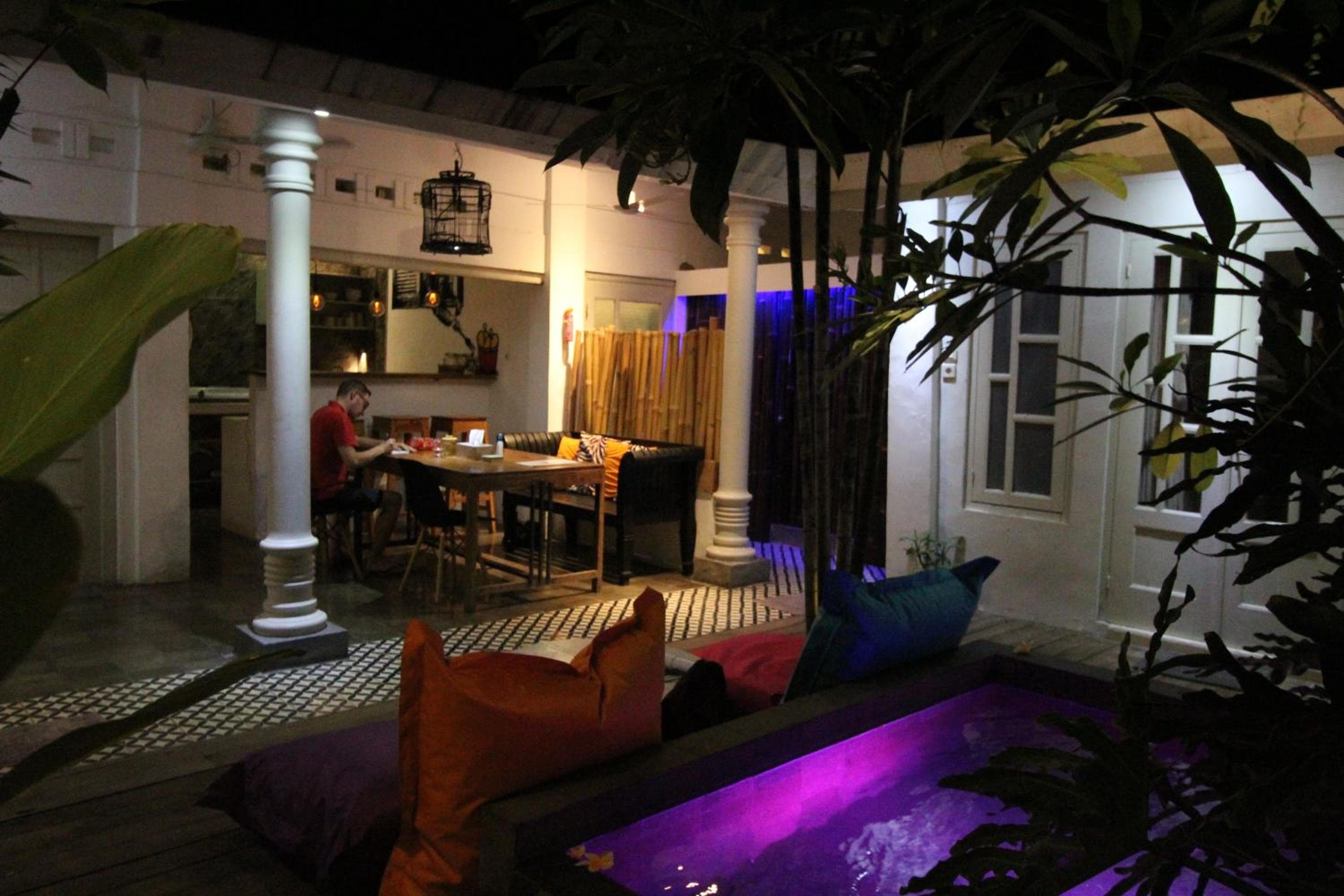 lounge