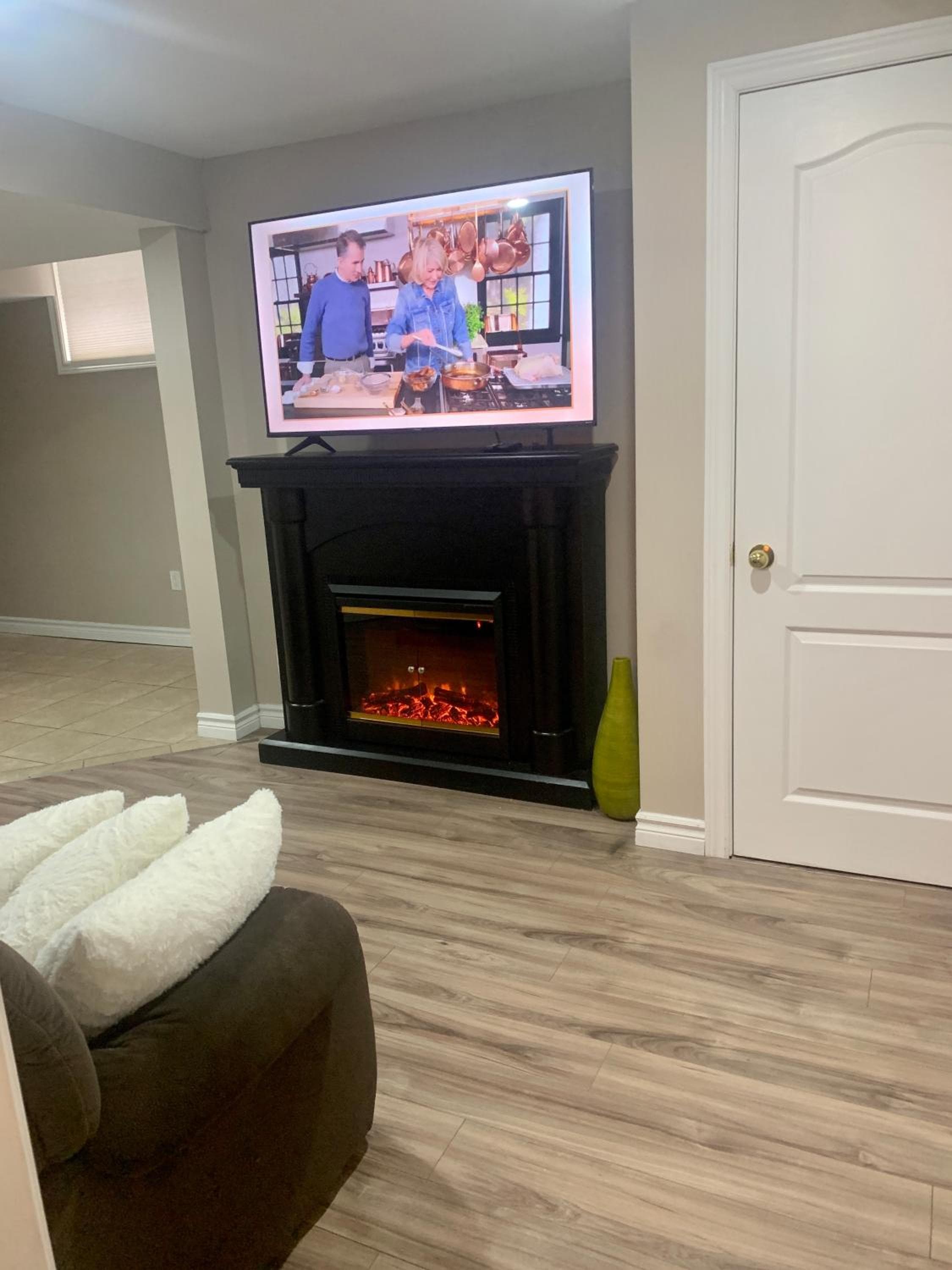 1 room in a cozy and beautiful basement