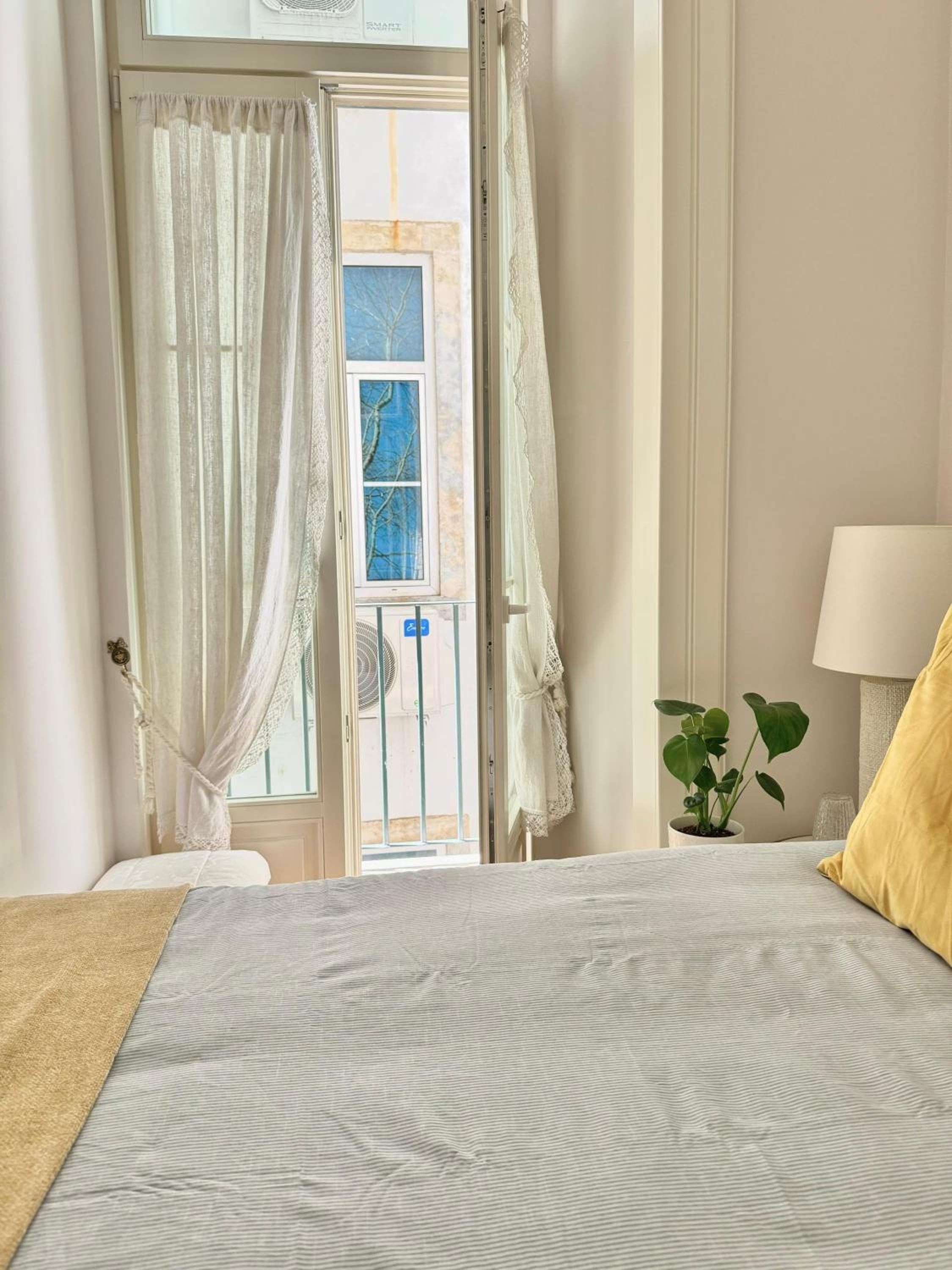 Quiet room on Rua Augusta