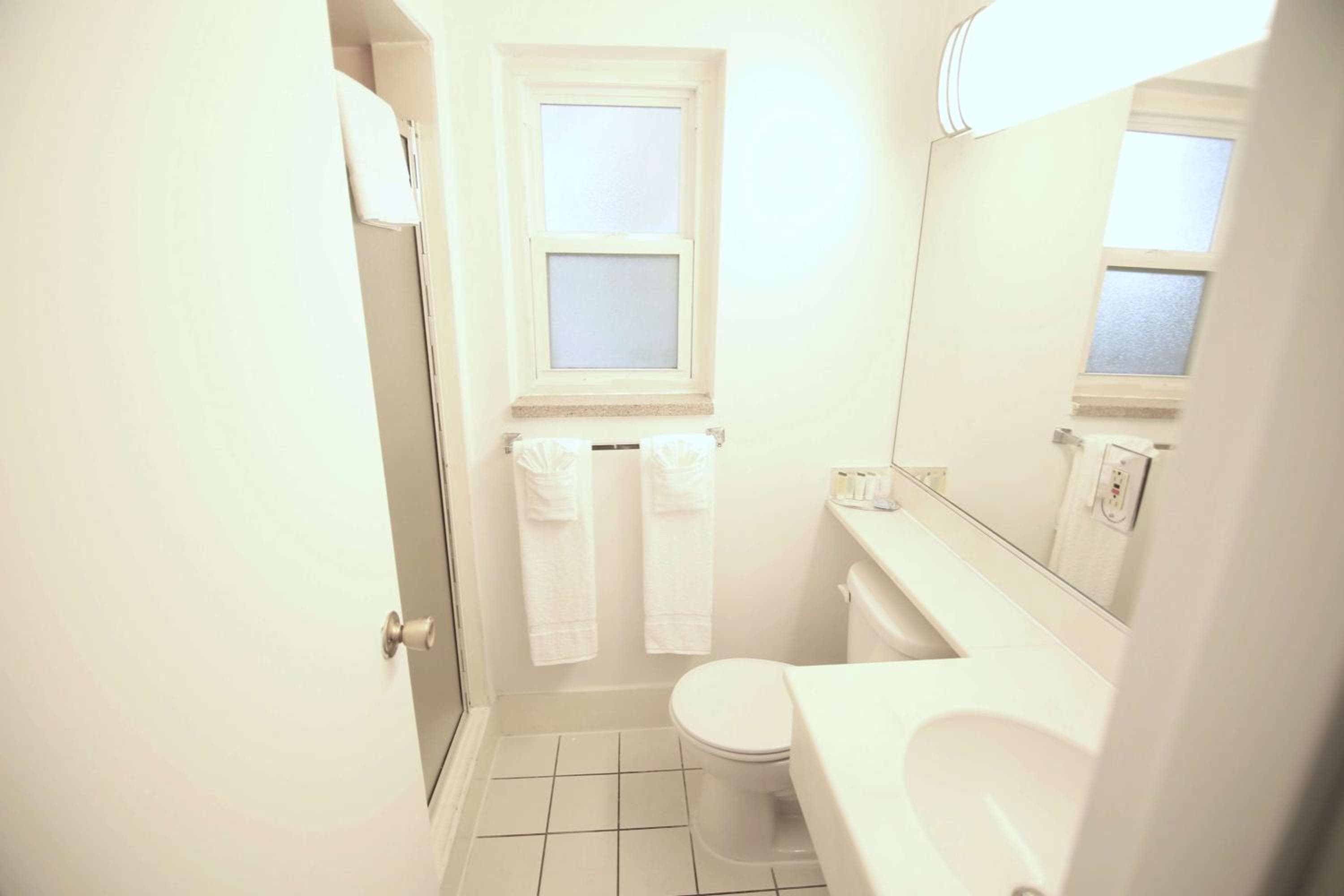 Travelodge by Wyndham Burbank-Glendale