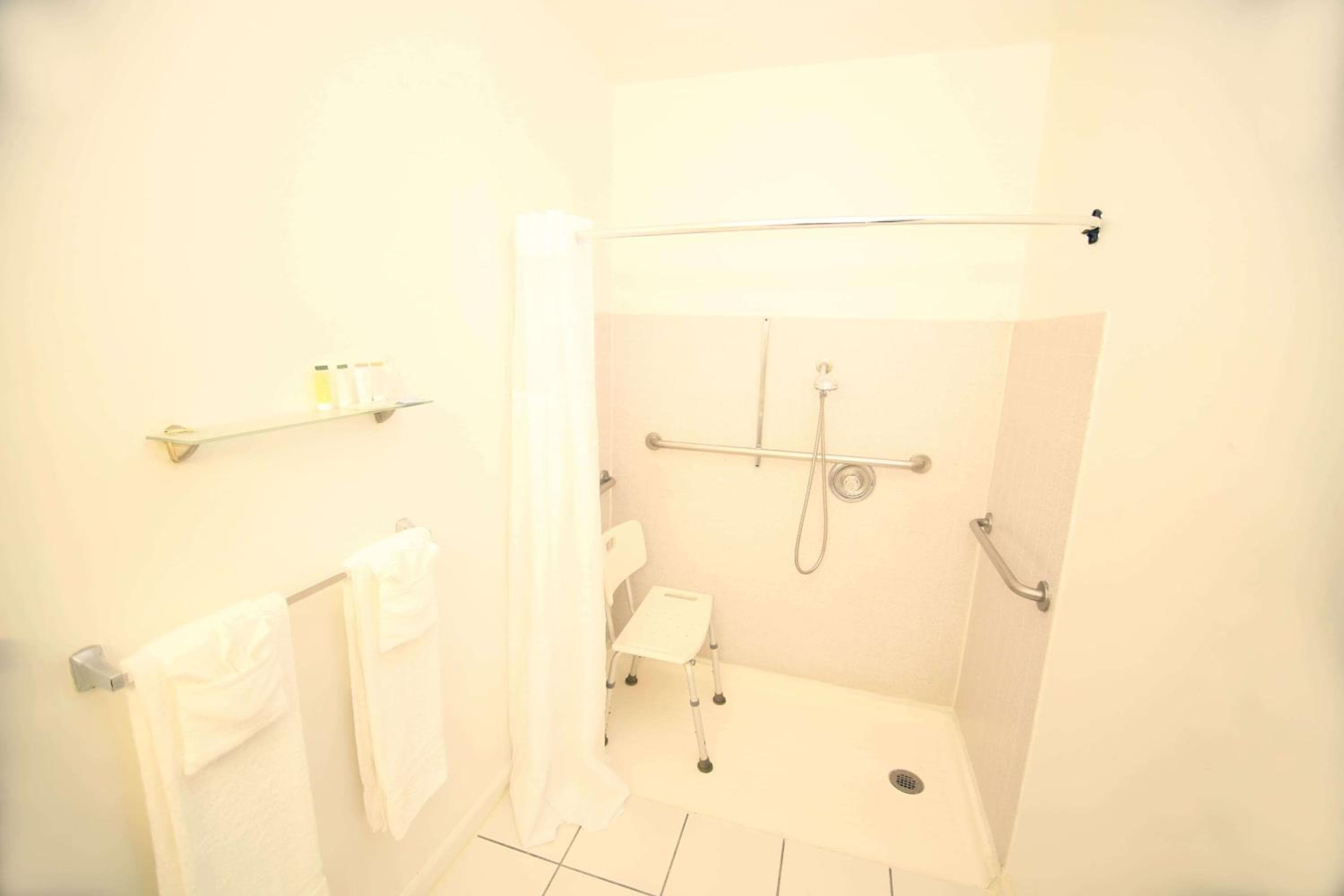 Travelodge by Wyndham Burbank-Glendale