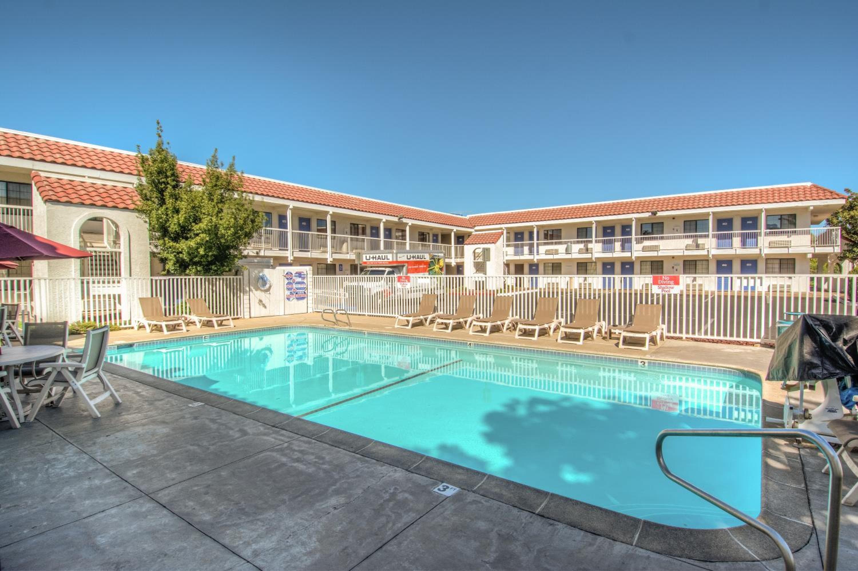 Motel 6-Redding, CA - South