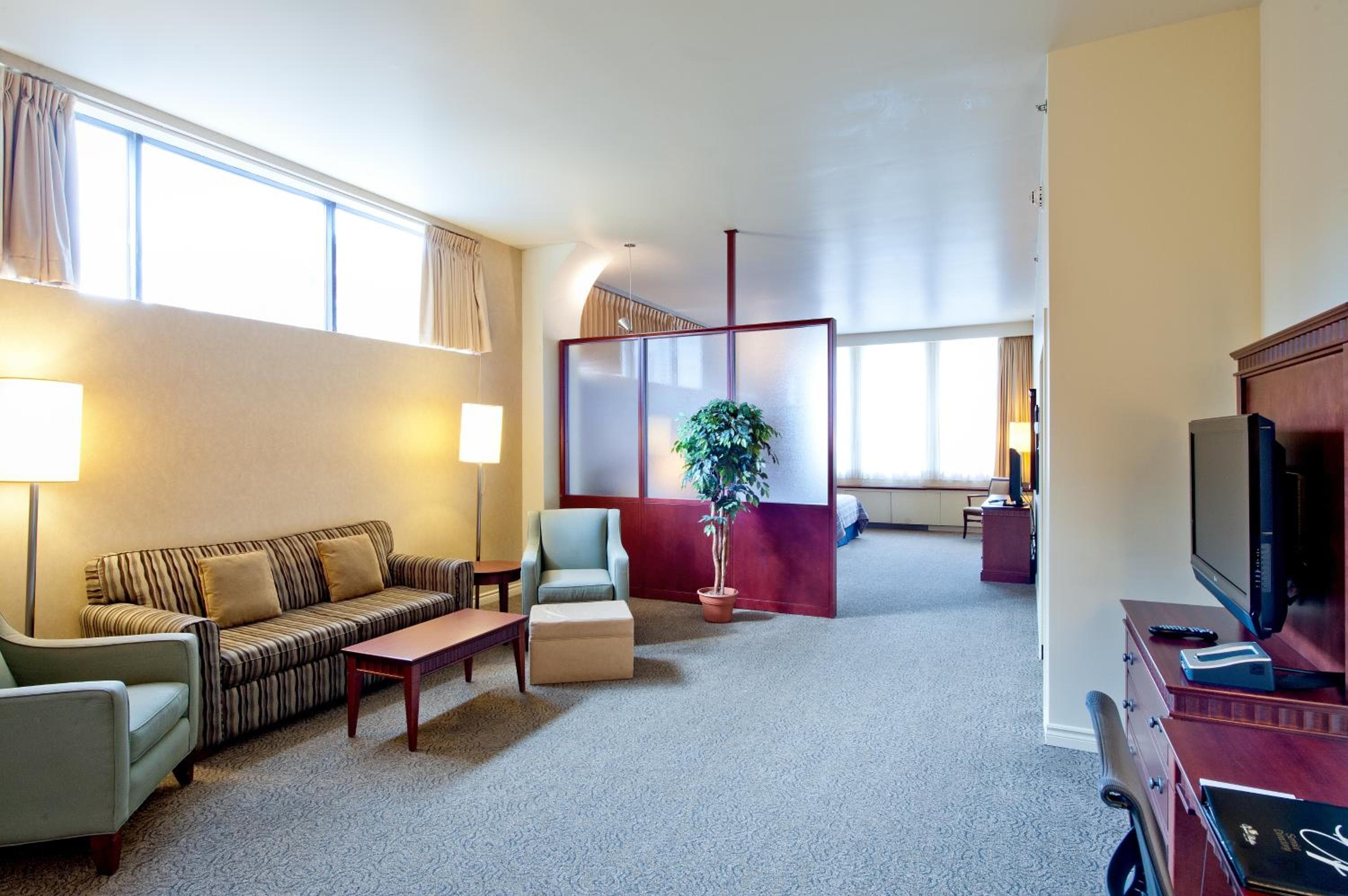 Le Square Phillips Hôtel & Suites