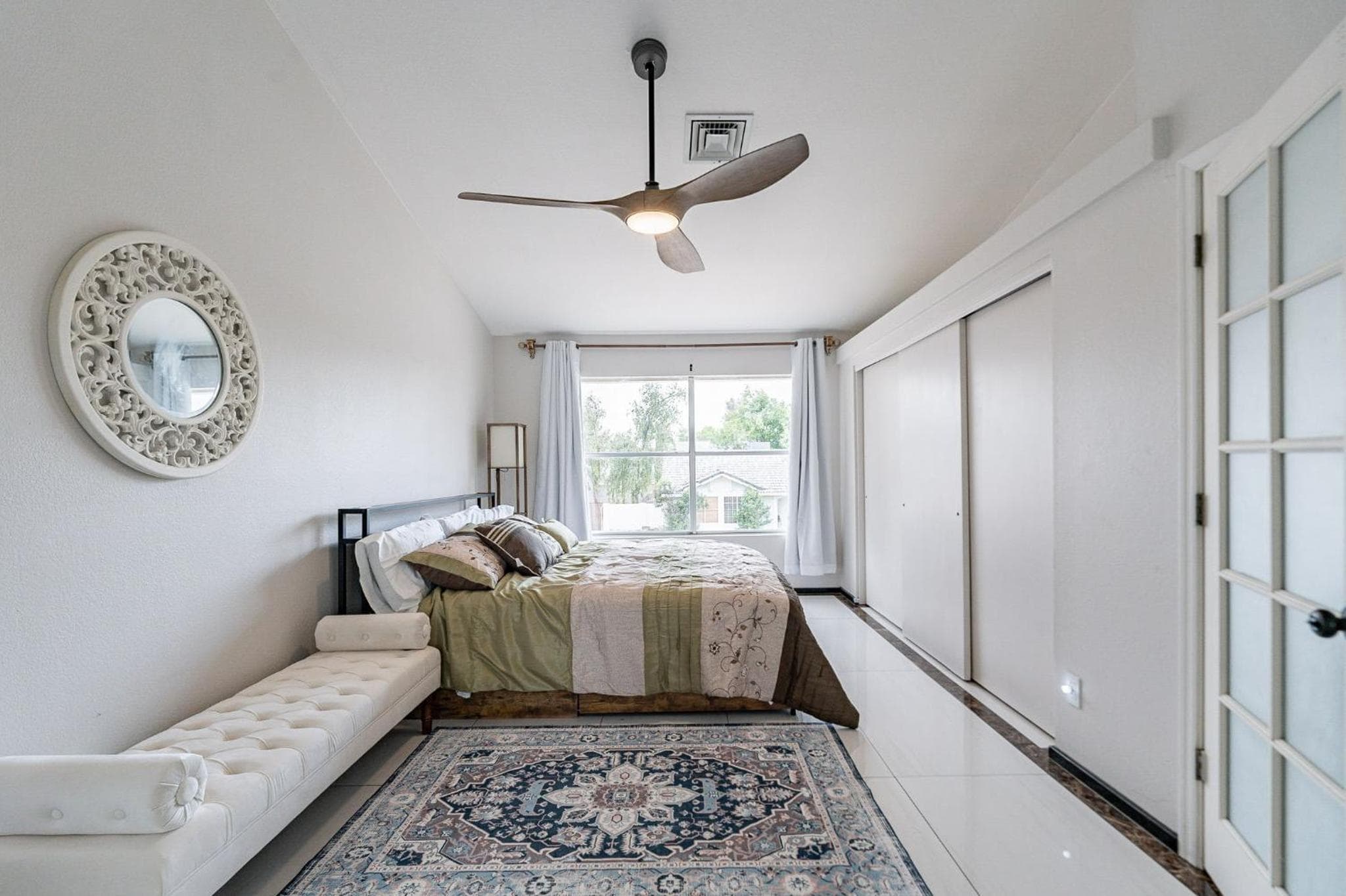 Family Fun 4-bedroom house House with Free Heated Pool & Hot Tub & Game Room & Mini Golf in Chandler