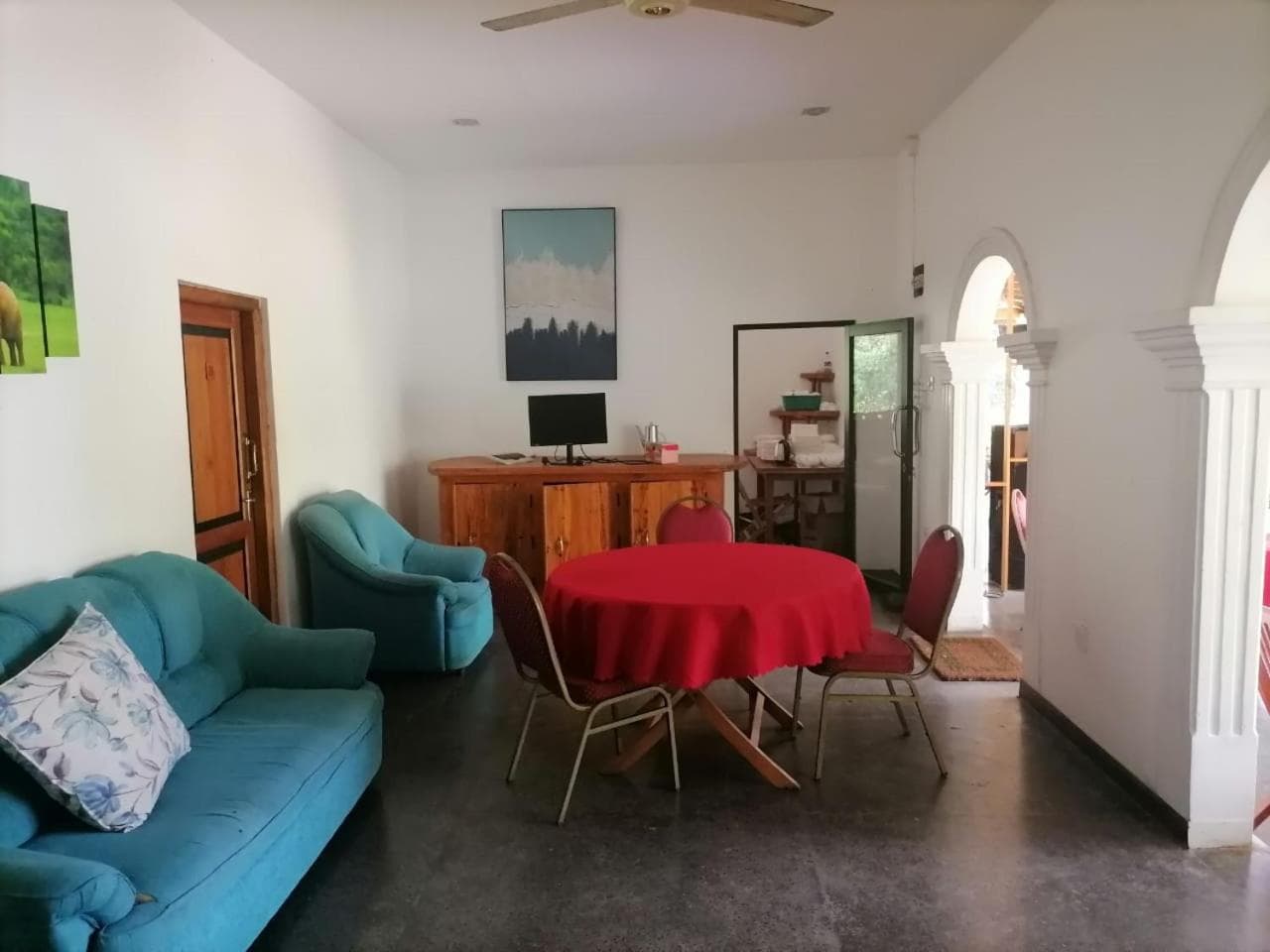 Chill N Chill Rooms and Restaurant