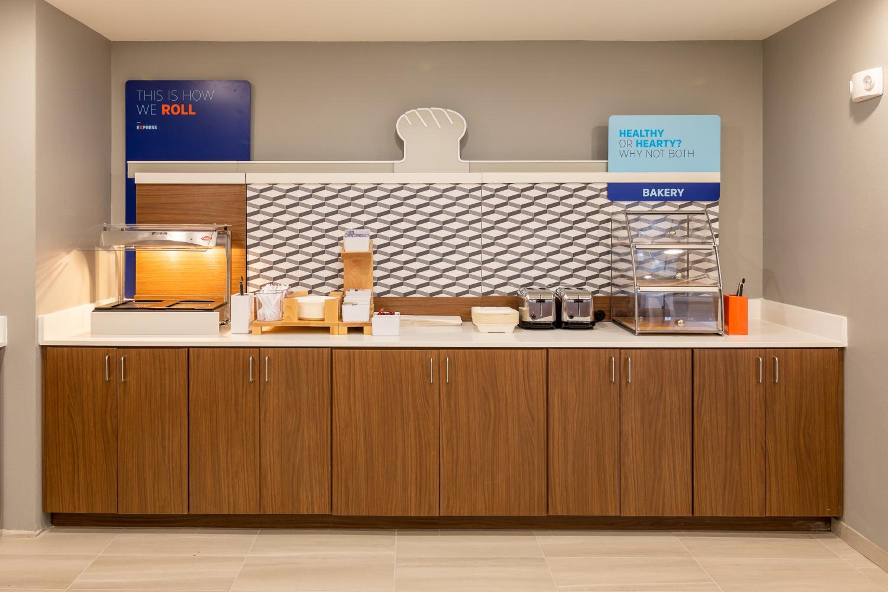 Holiday Inn Express & Suites Englewood - Denver South by IHG