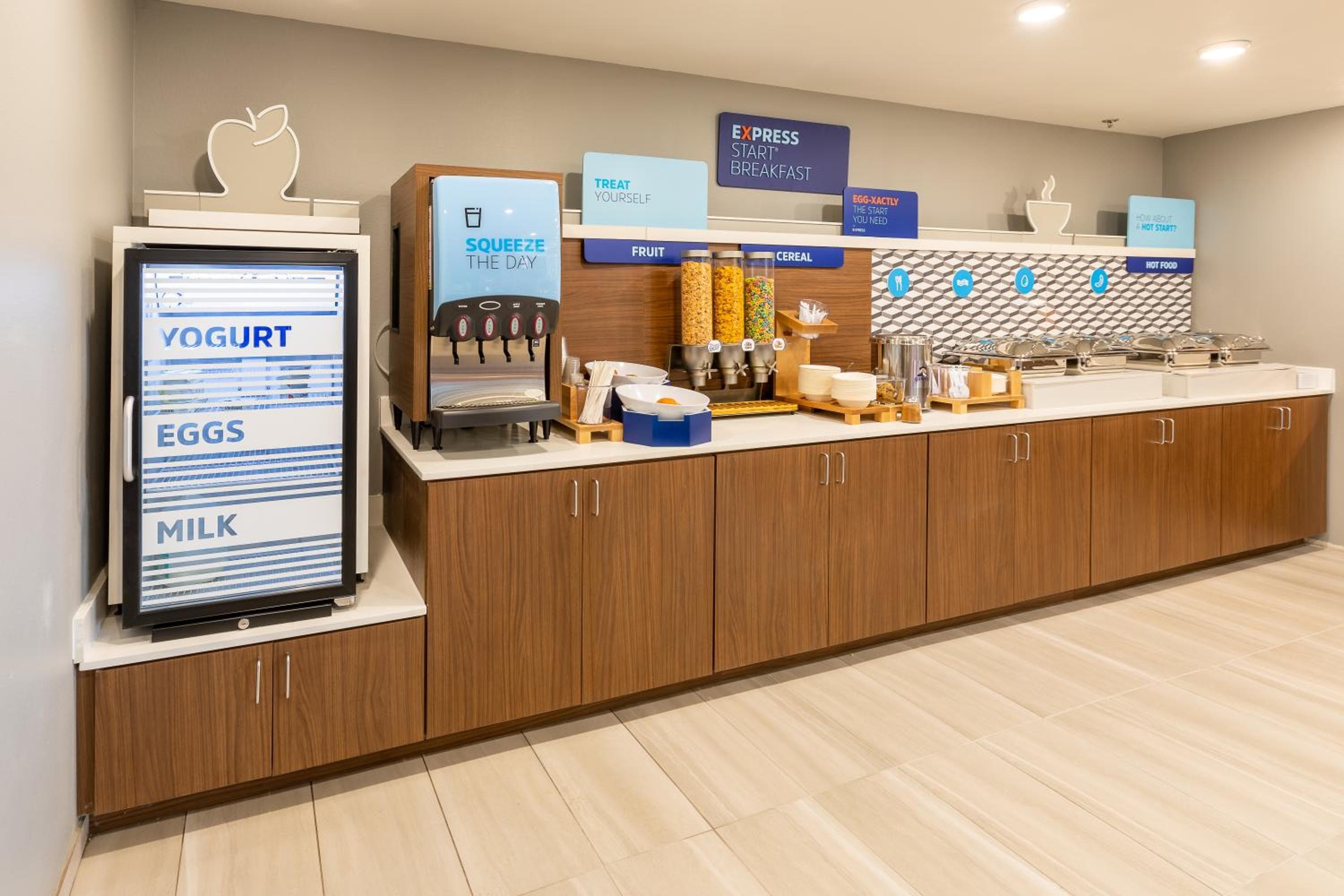 Holiday Inn Express & Suites Englewood - Denver South by IHG