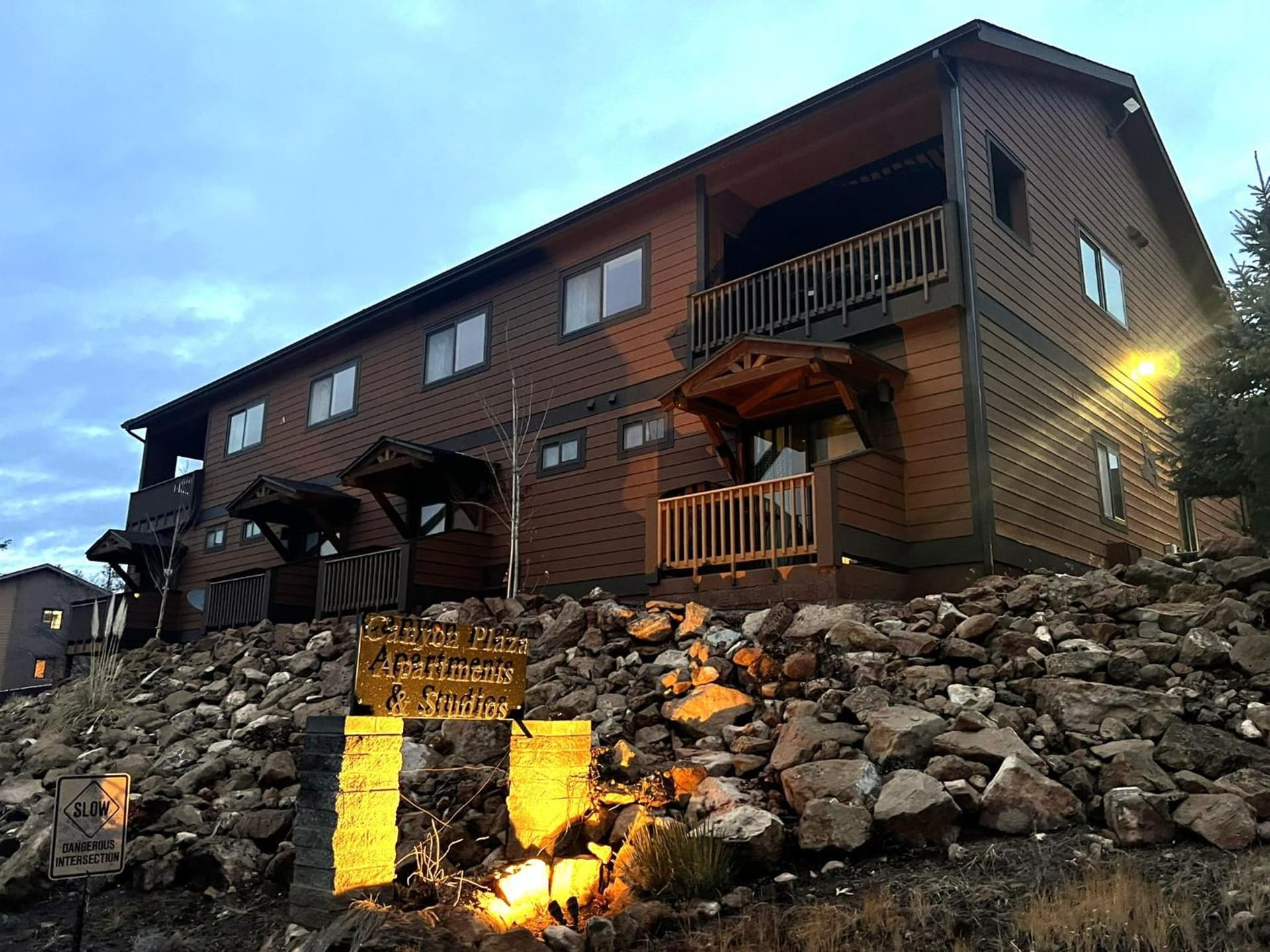 Canyon Plaza Premier Studios and Apts-South Rim