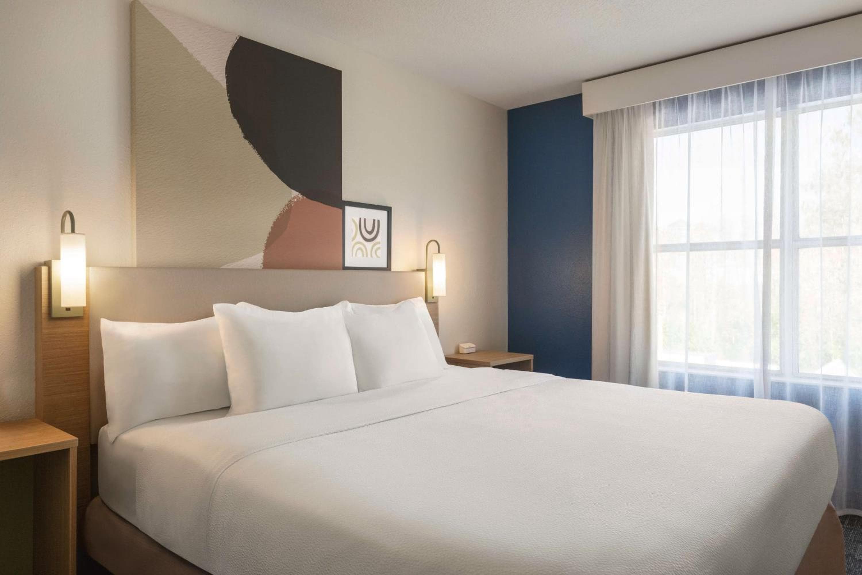 Spark by Hilton Orlando Universal Boulevard