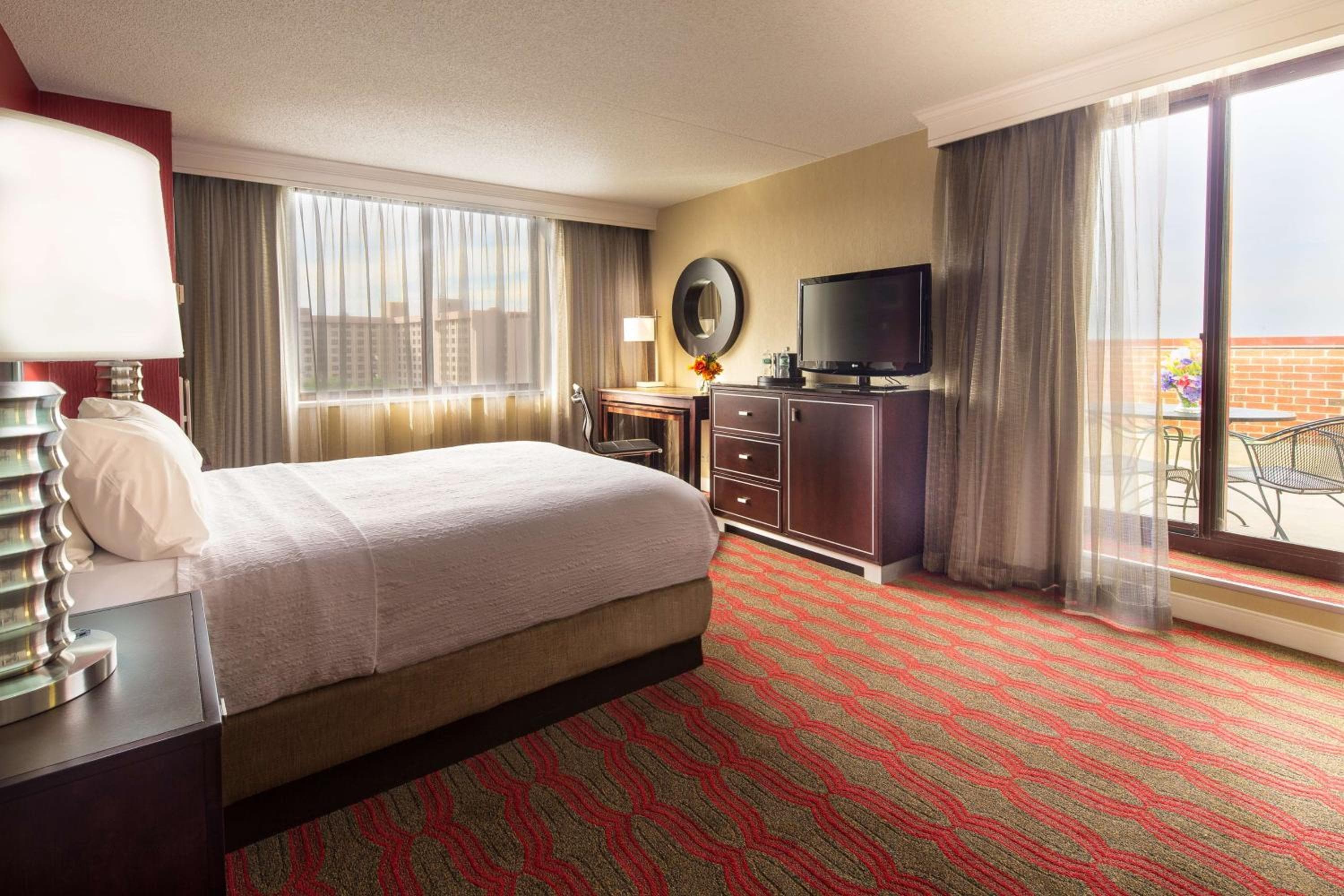 DoubleTree by Hilton New York-LaGuardia