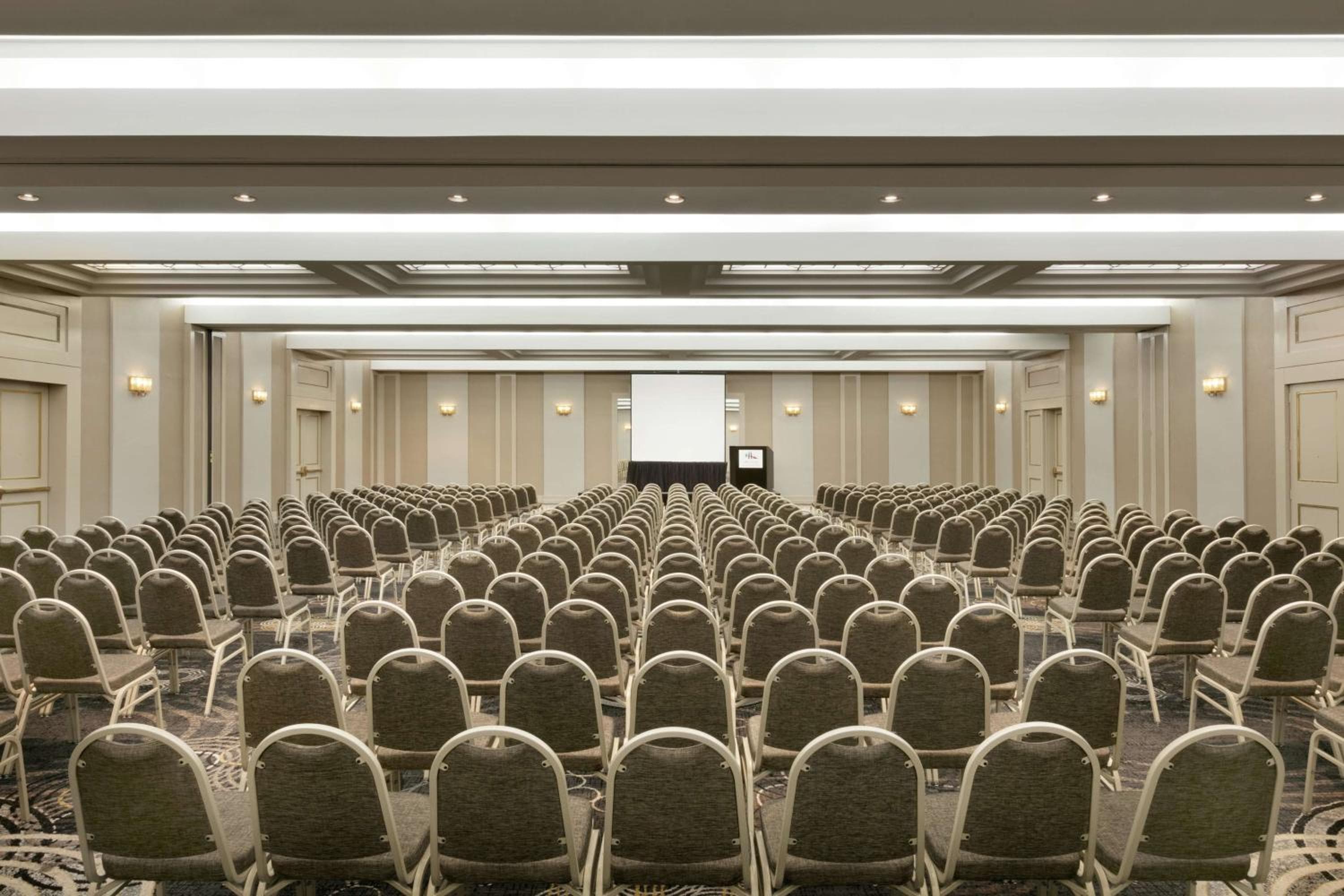DoubleTree by Hilton New York-LaGuardia