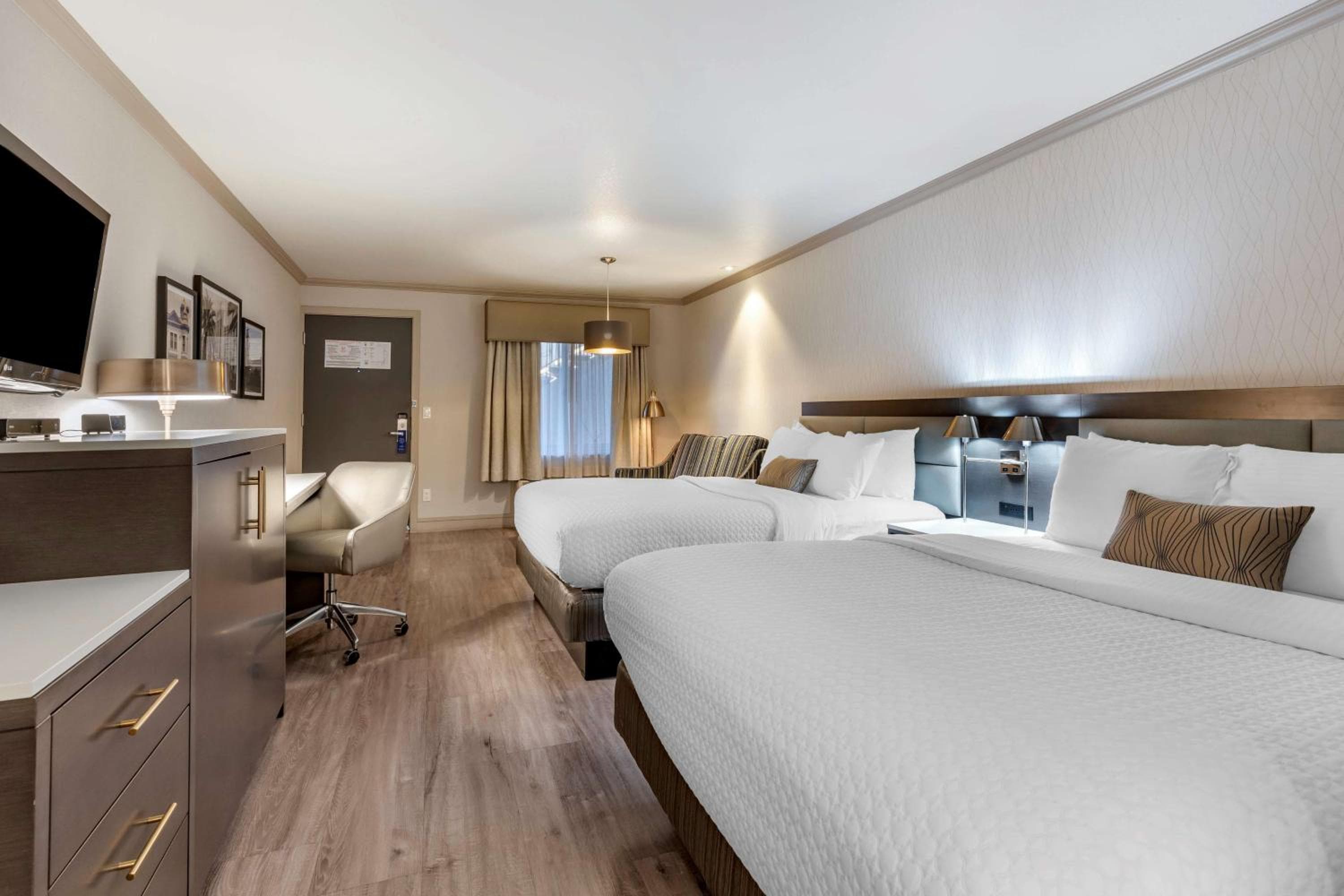 Best Western Plus Executive Suites