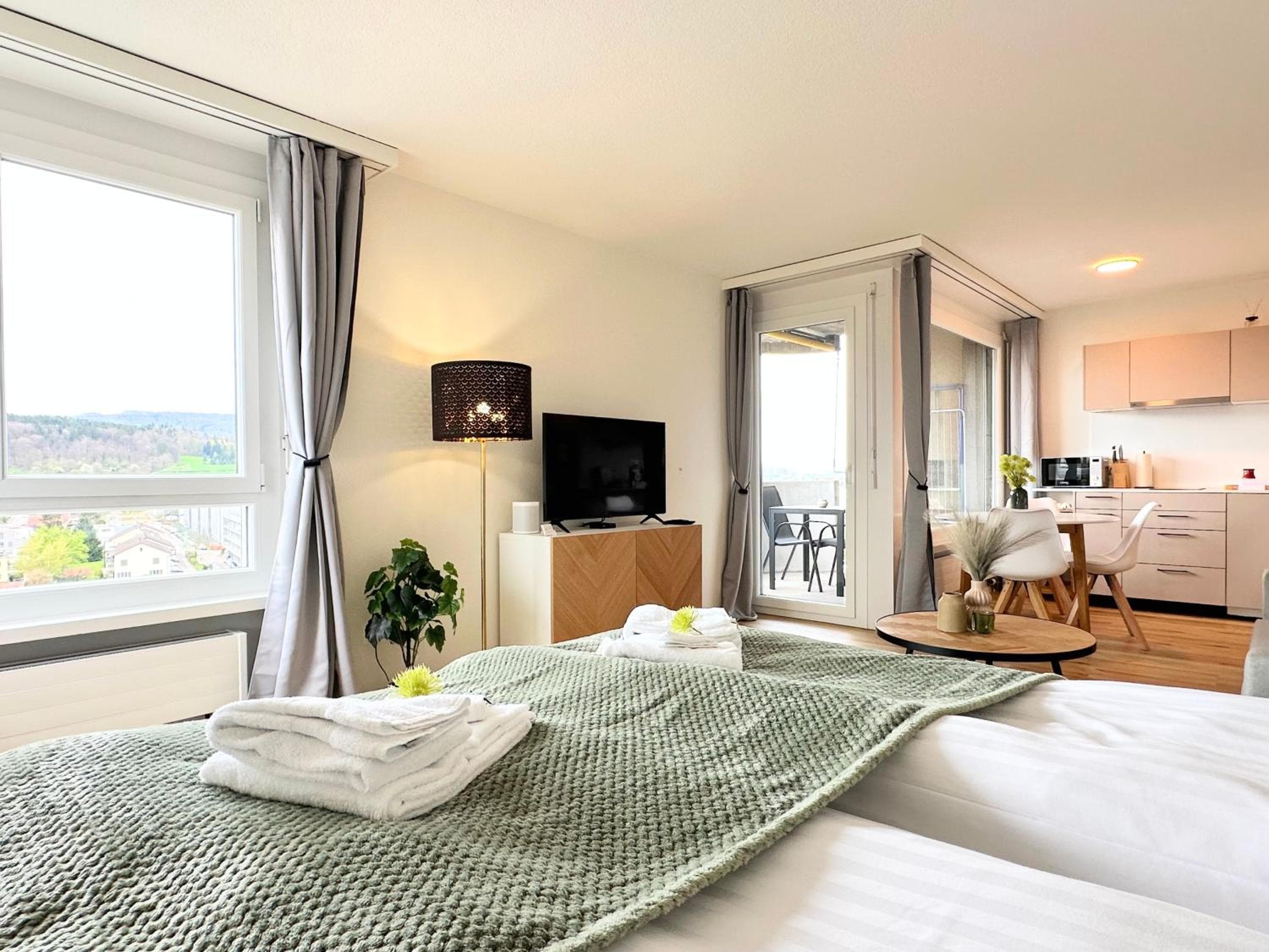 STAYY Sky Studio Premium Apartment near Limmattal Hospital - 24h Self Check-in with free Parking