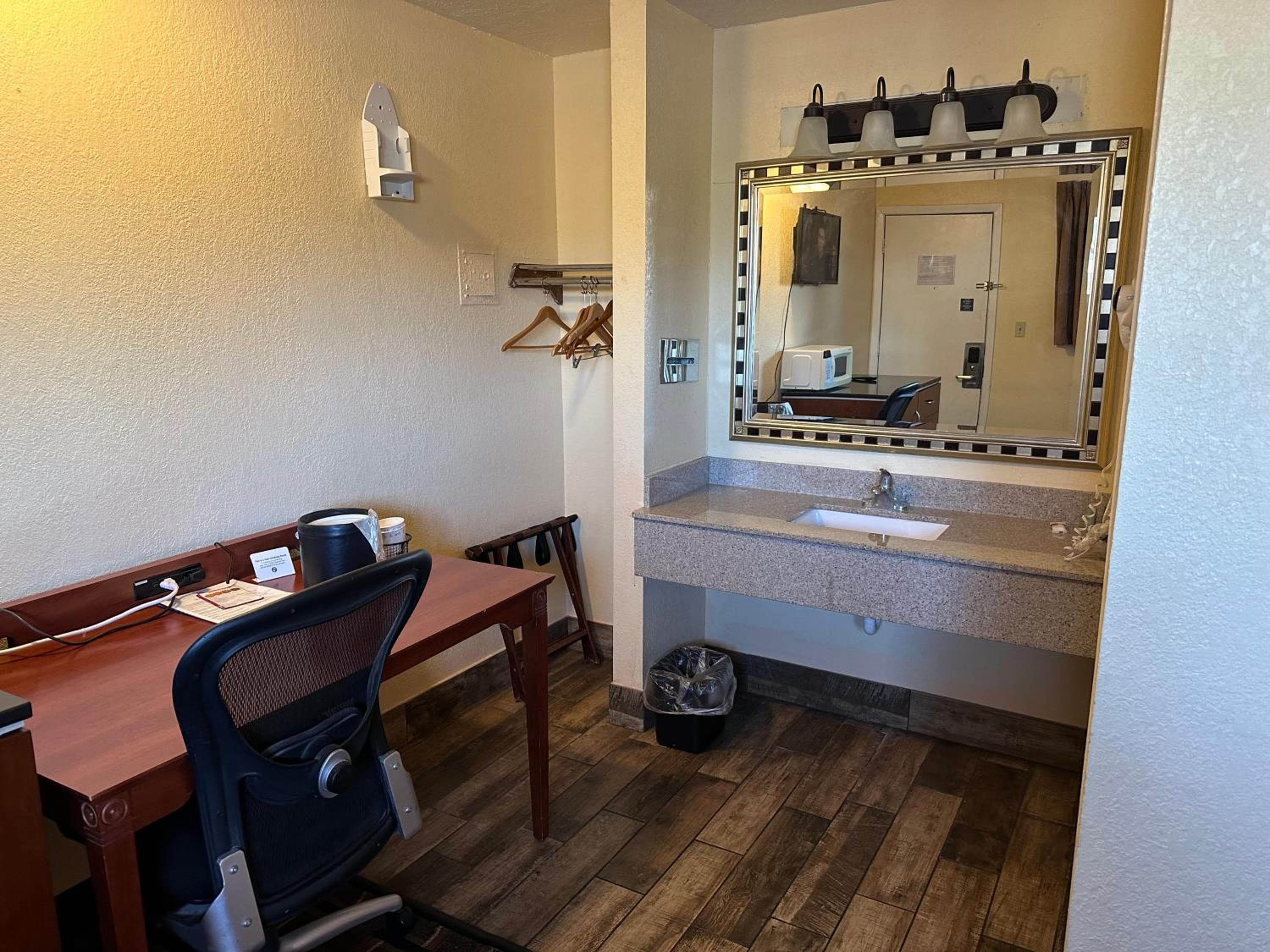 Stay Inn by OYO Near I 80 Lincoln West