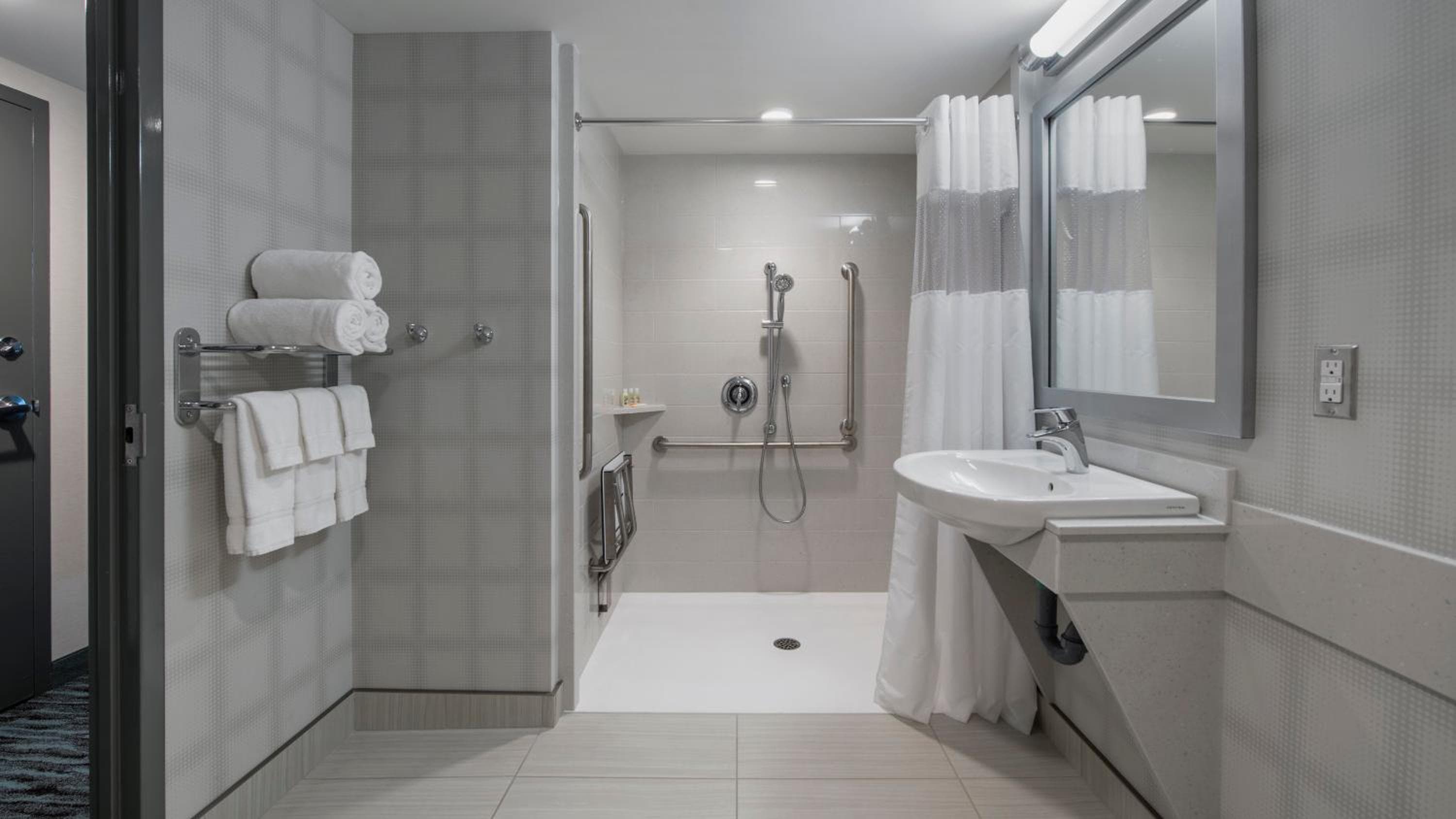 Holiday Inn Winnipeg - Airport West, an IHG Hotel