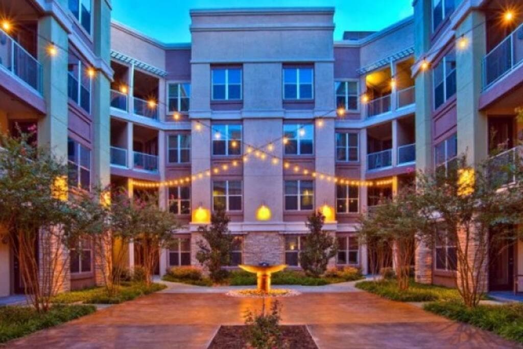 Elite Retreat in Addison Circle