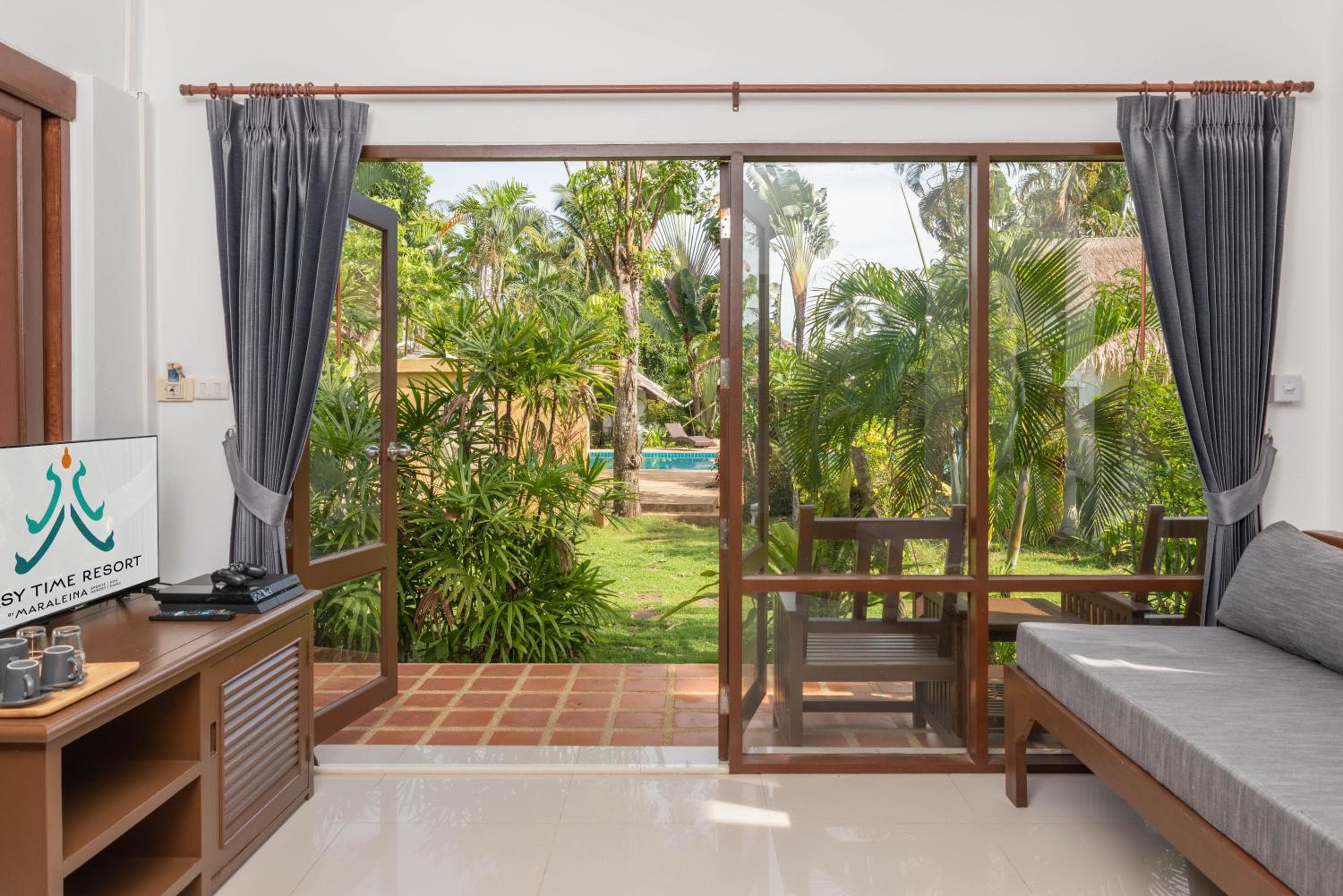 EASY TIME VILLA by MARALEINA