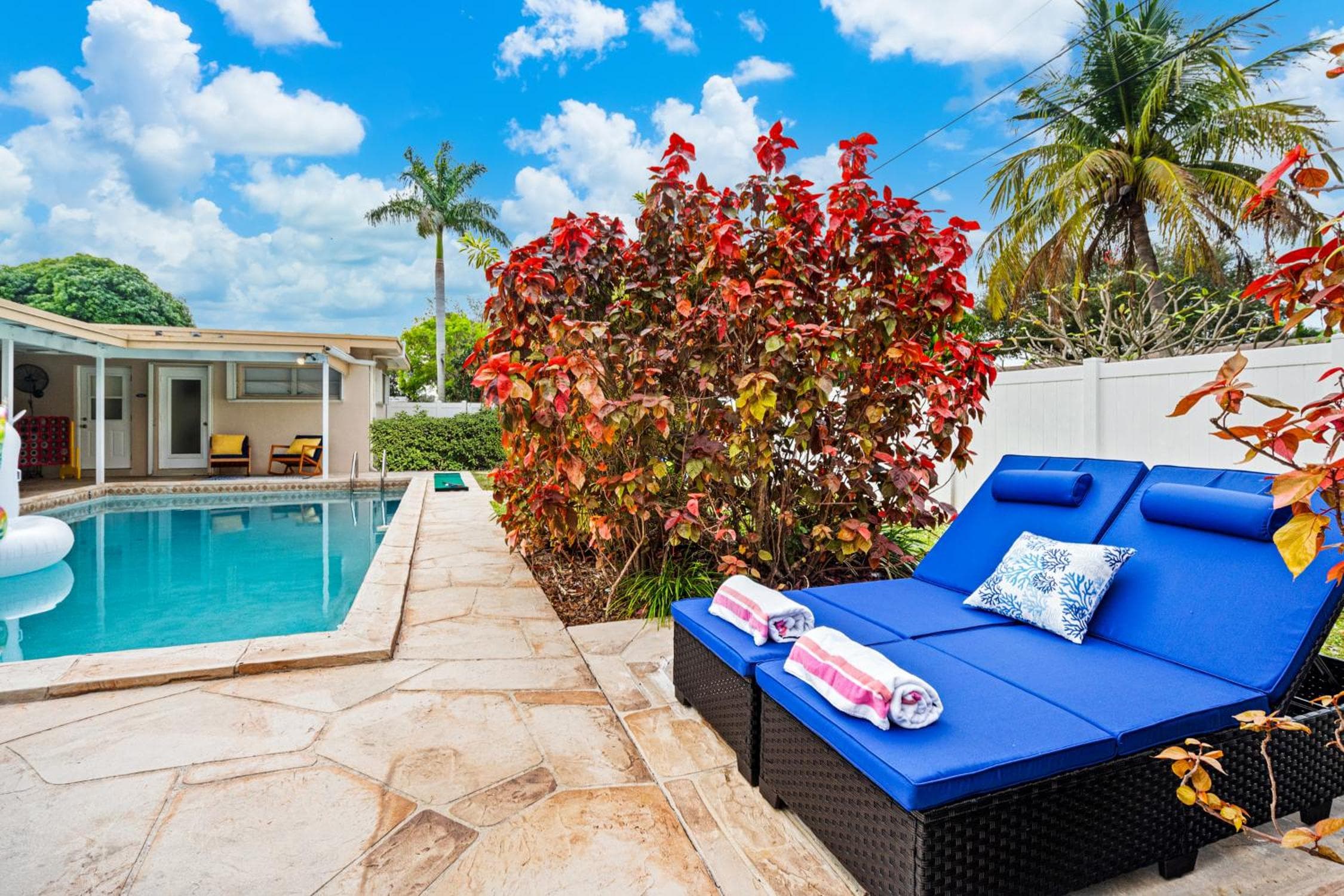 Villa Oasis 4 Miles from Hollywood Hard Rock Casino Pool & Game Room
