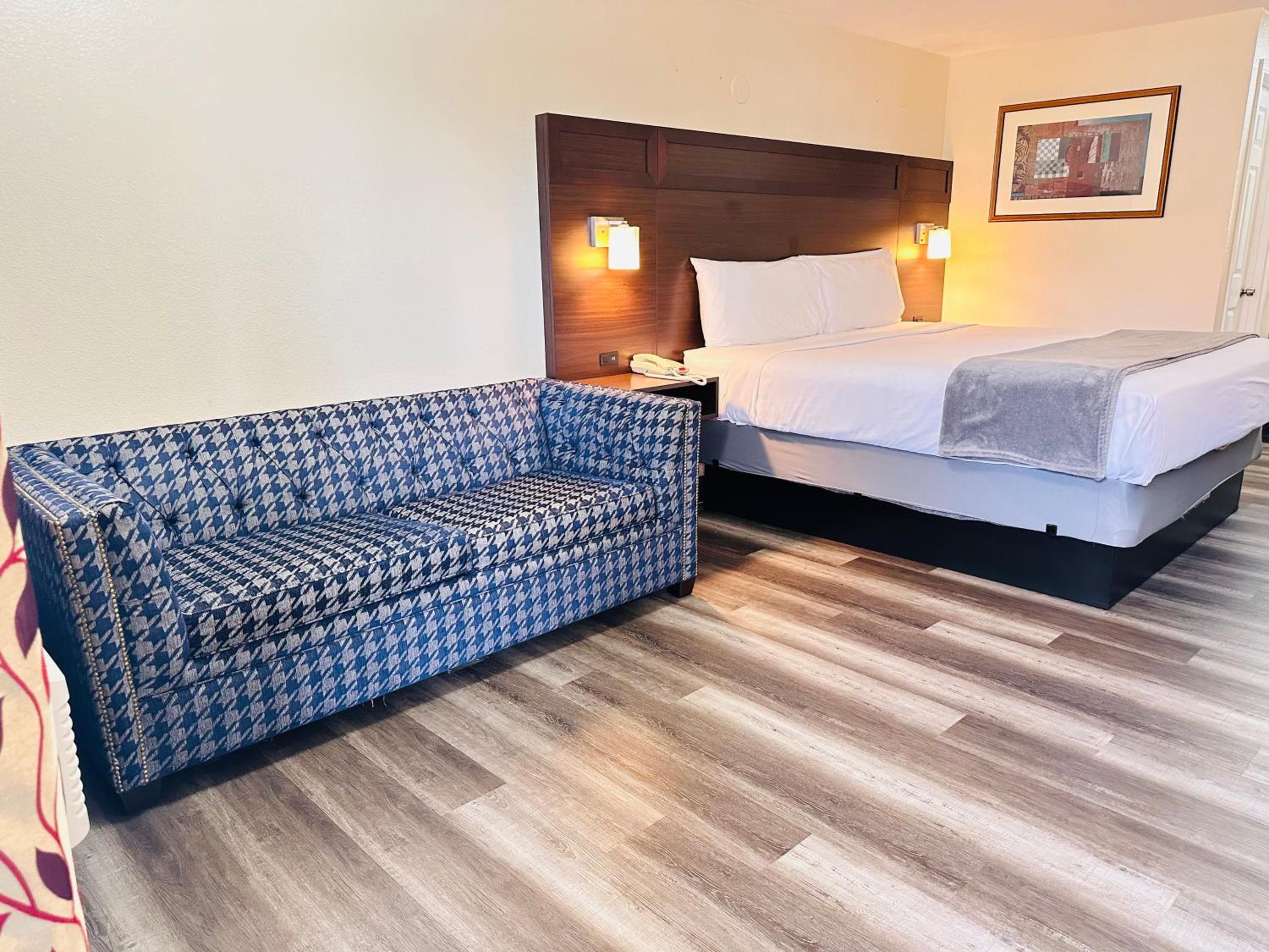Northwoods Motel