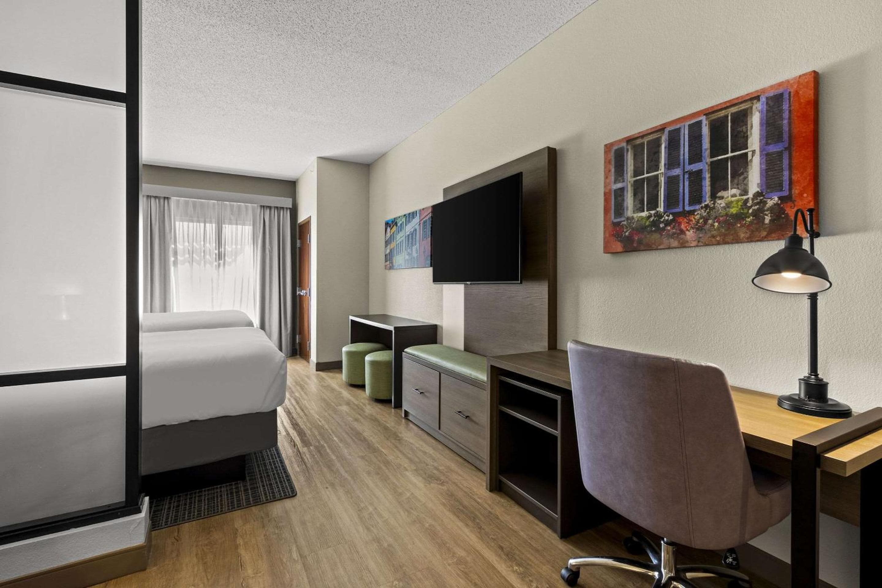 Comfort Suites Charleston West Ashley