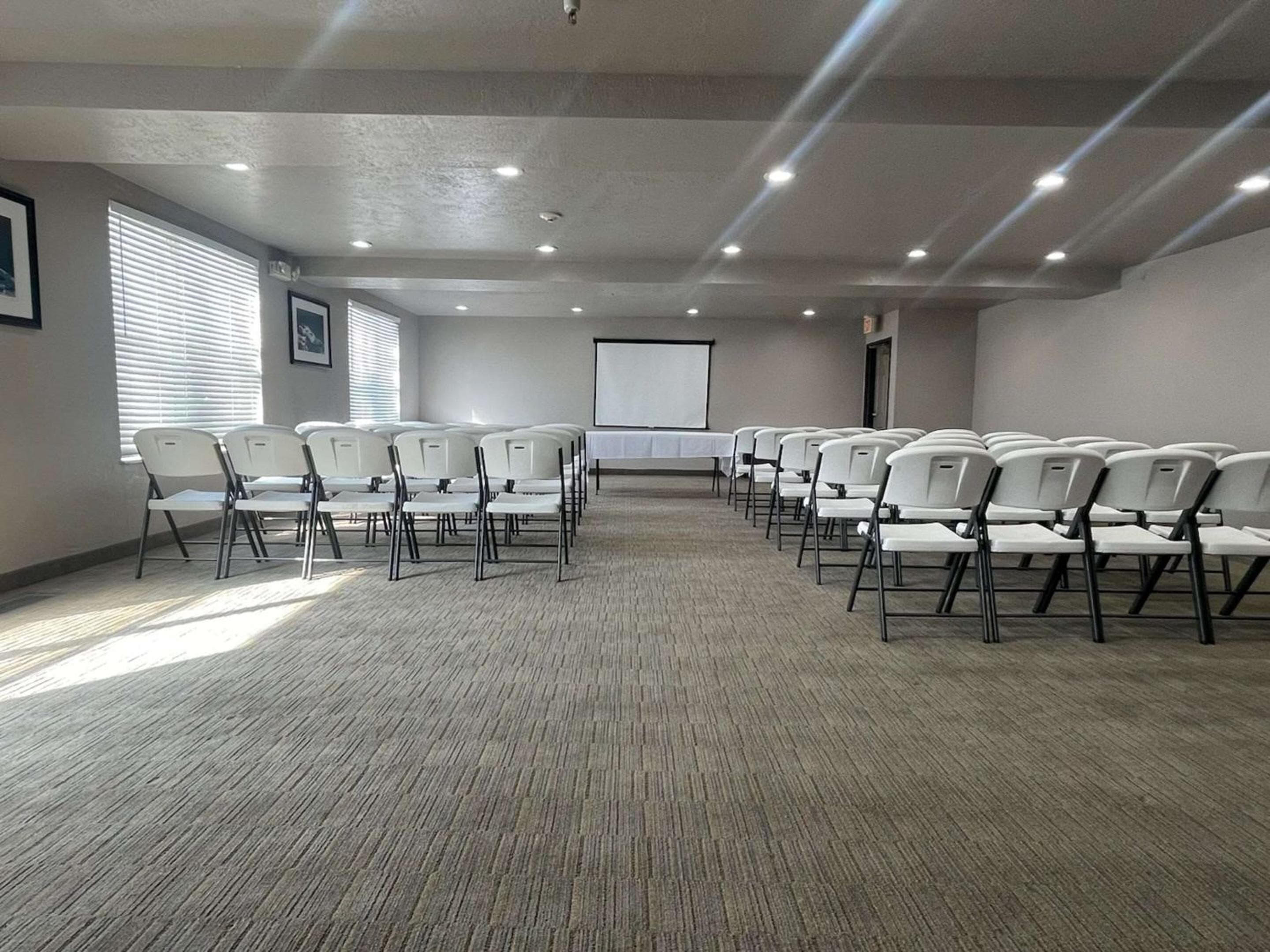 Country Inn & Suites by Radisson, West Valley City, UT