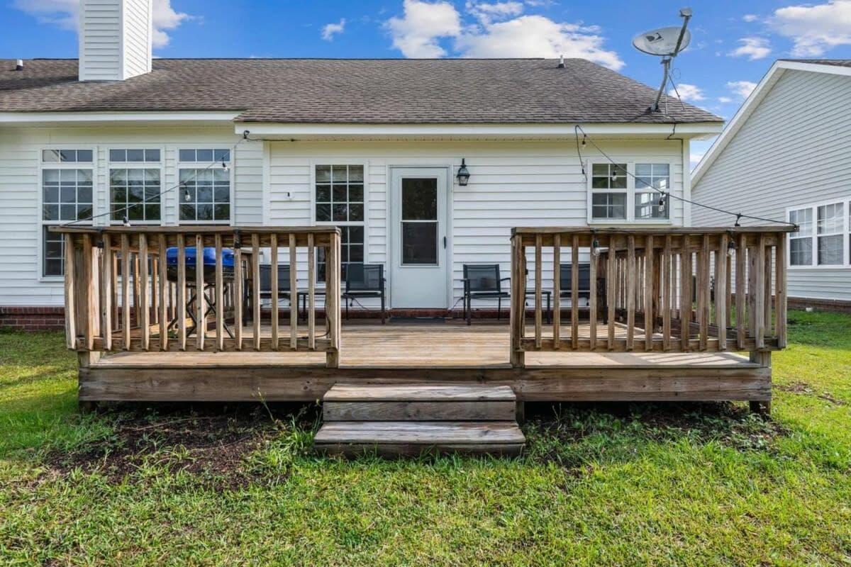 Near Airport-20 Min to Downtown- Chucktown Retreat