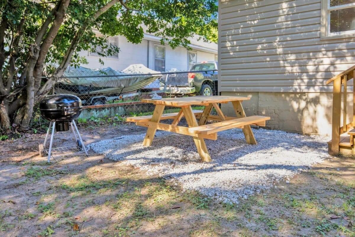 The Precious Pearl- Close to downtown, Ft Bragg,