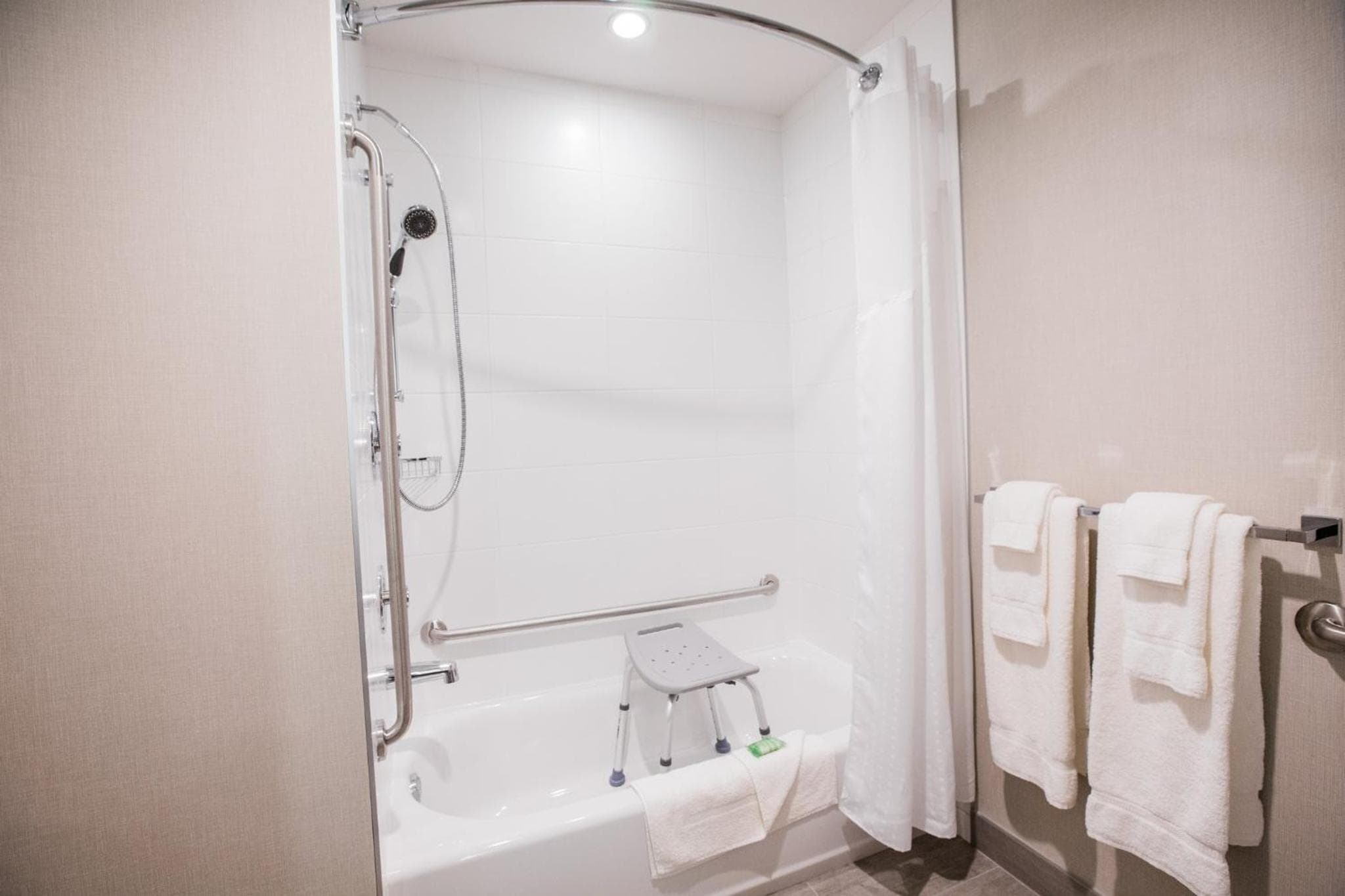 Holiday Inn Hotel & Suites Calgary South - Conference Ctr by IHG