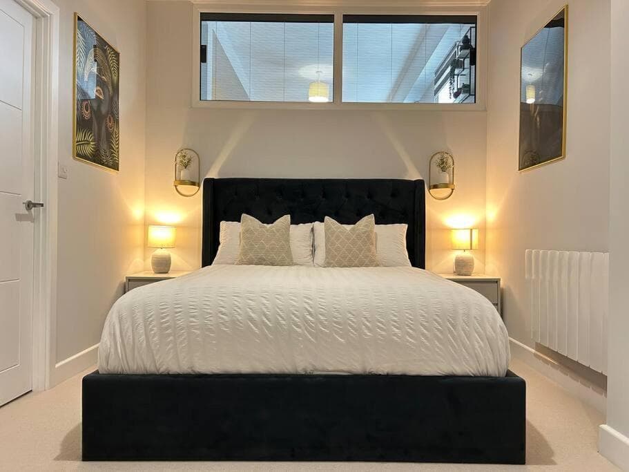 Trendy City Centre Apartment with FREE Parking