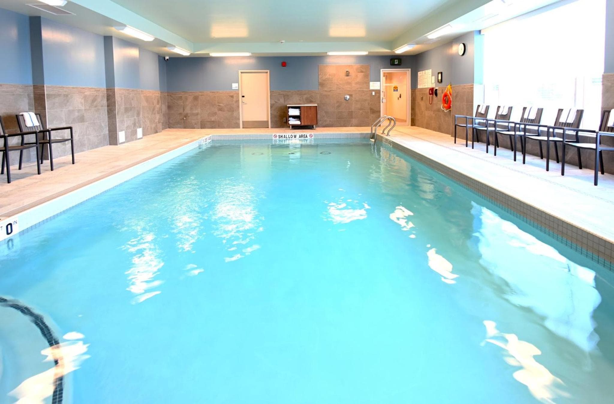 Holiday Inn Express & Suites - Aurora by IHG