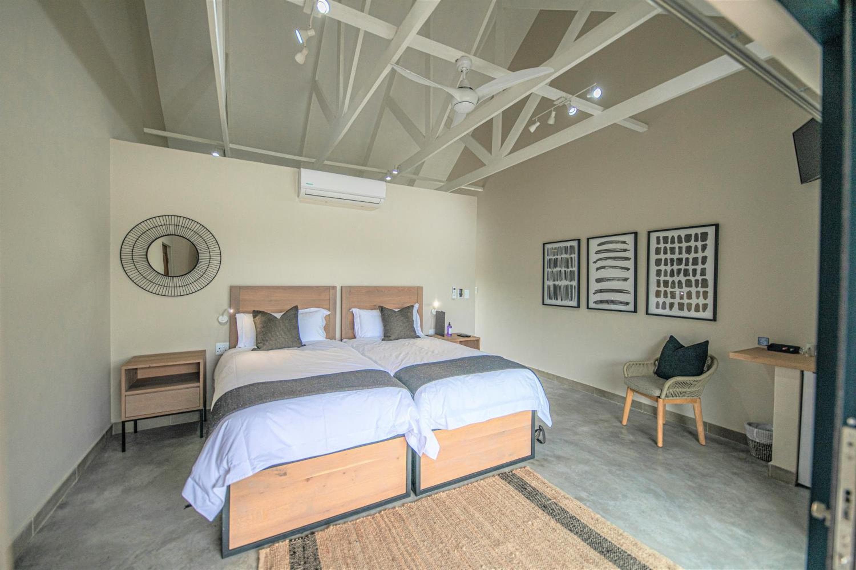 Little Kubu Lodge