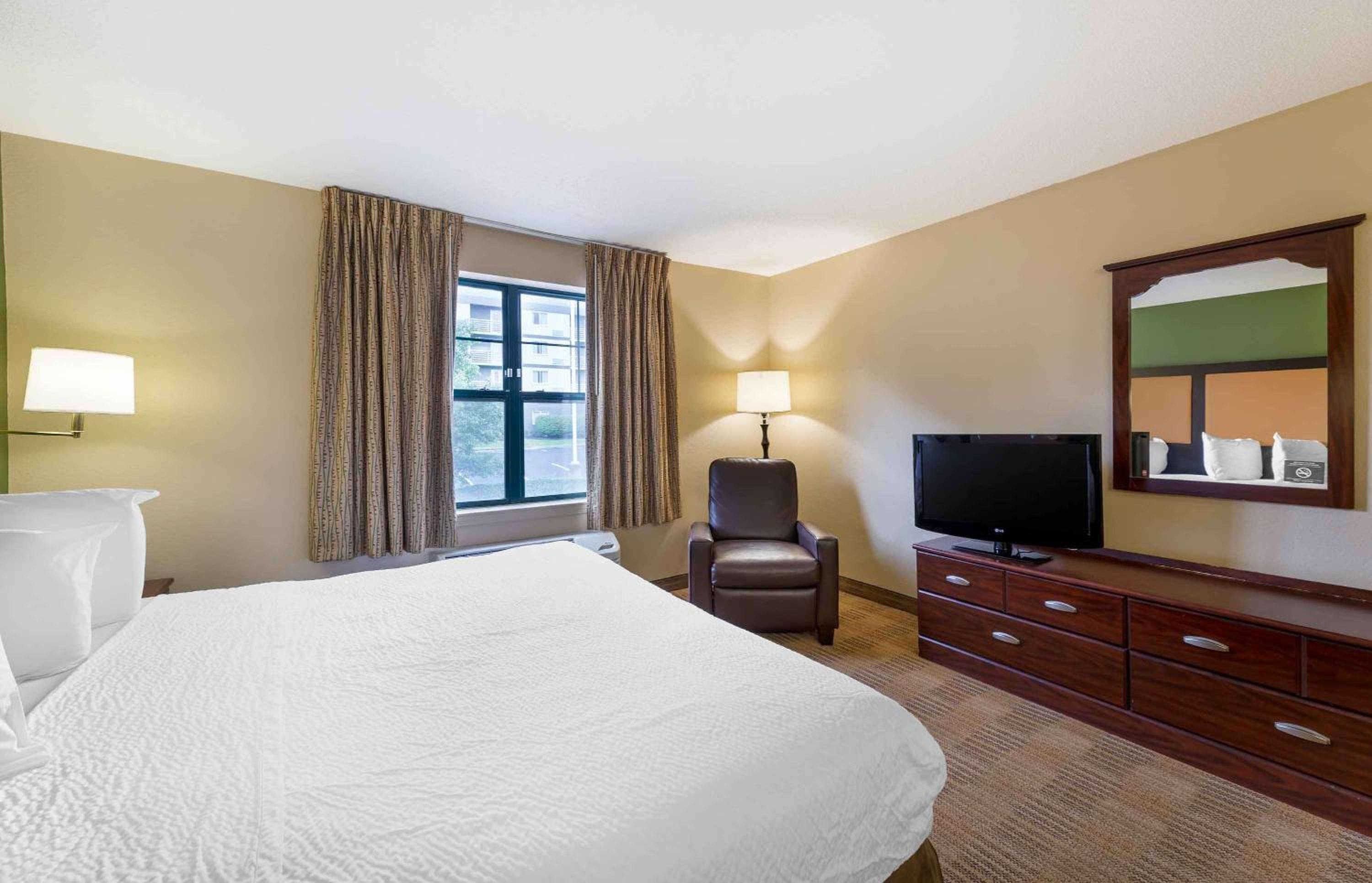 Studio 6 Corporate Extended Stay Washington, D C Germantown MD