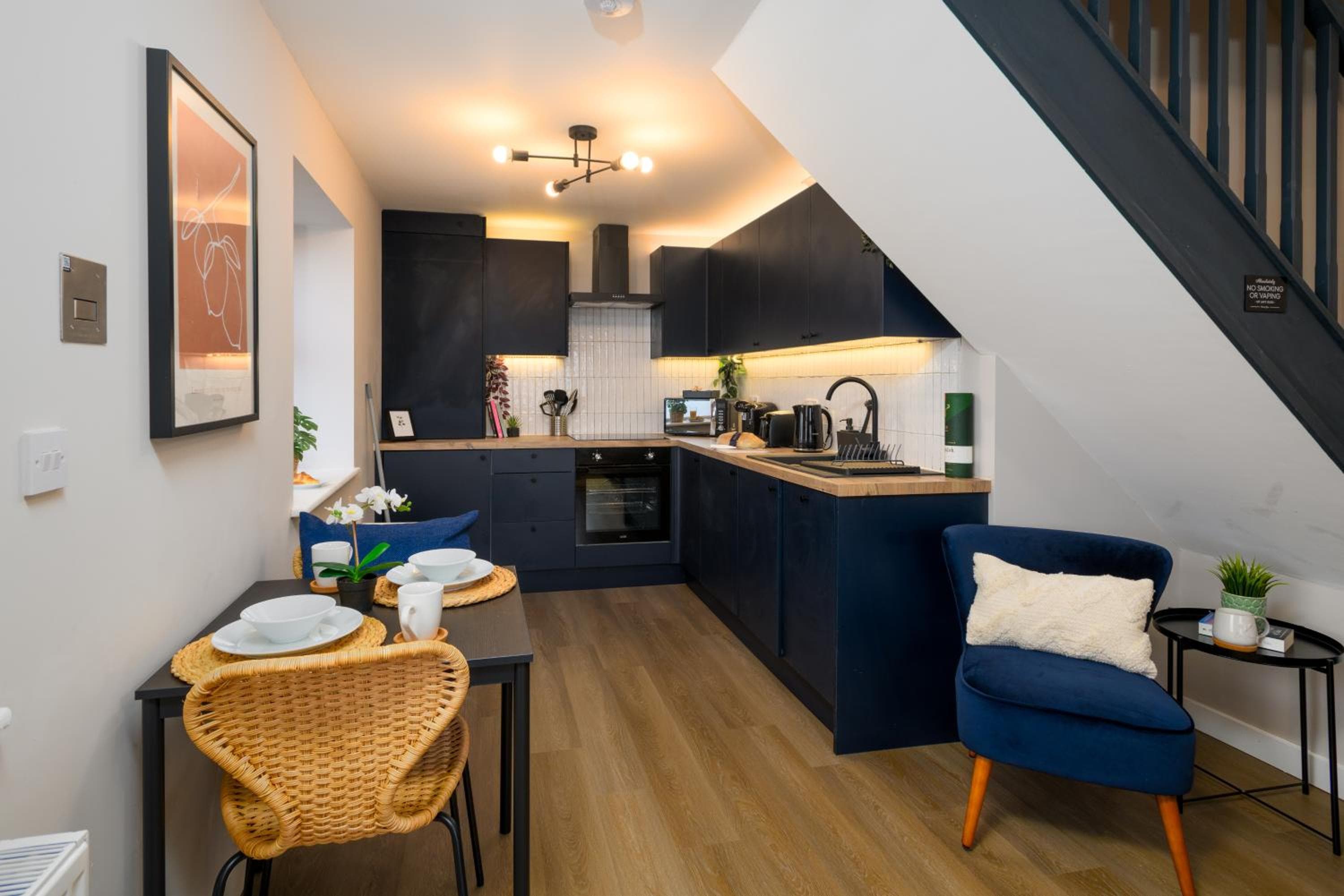 CityPad2 Stylish City Centre 2BR Apartment with Free Parking & WIFI