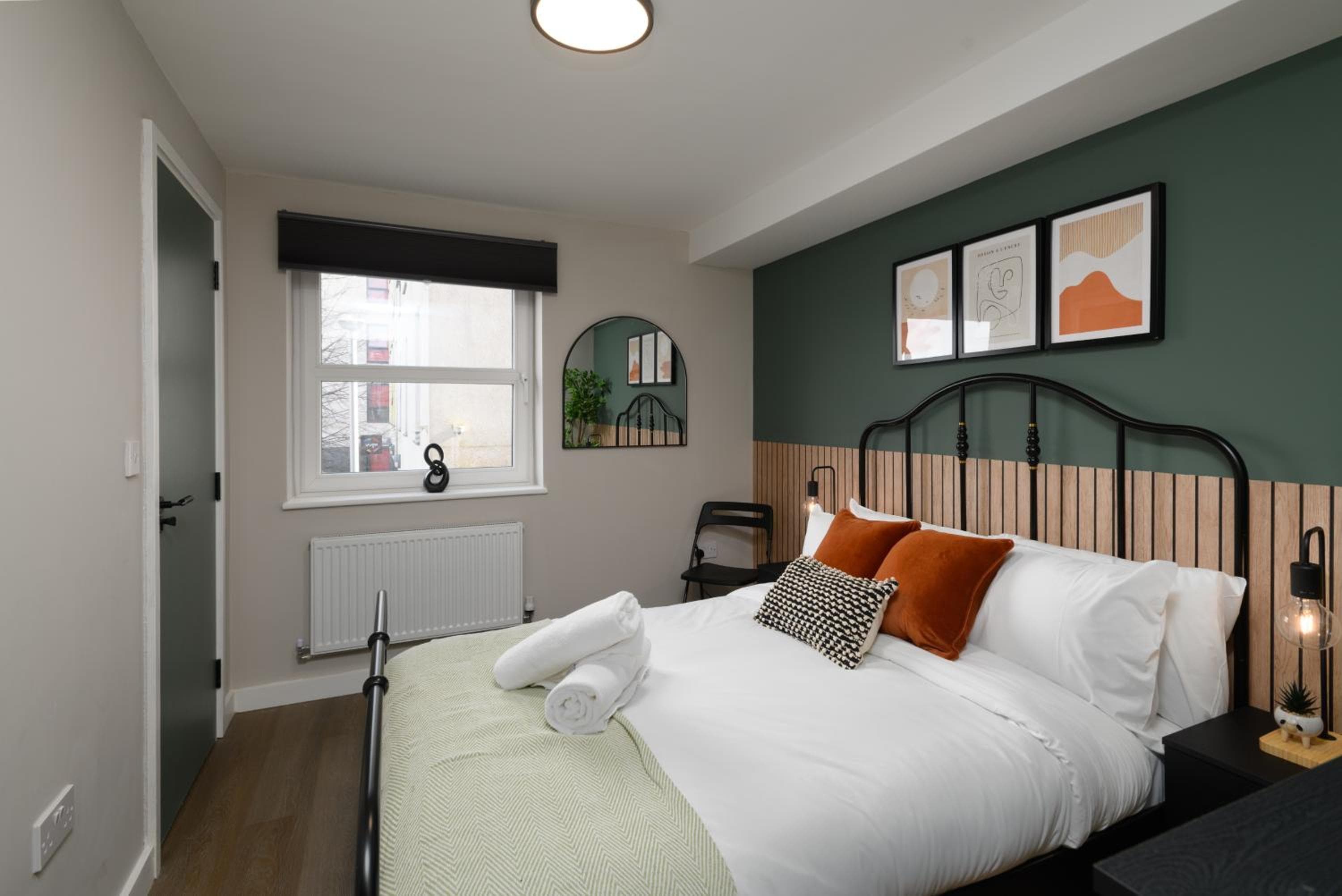 CityPad2 Stylish City Centre 2BR Apartment with Free Parking & WIFI