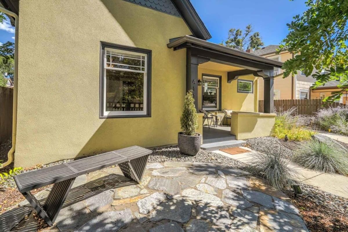 3BD Charming Cottage Large Backyard Garden Suite