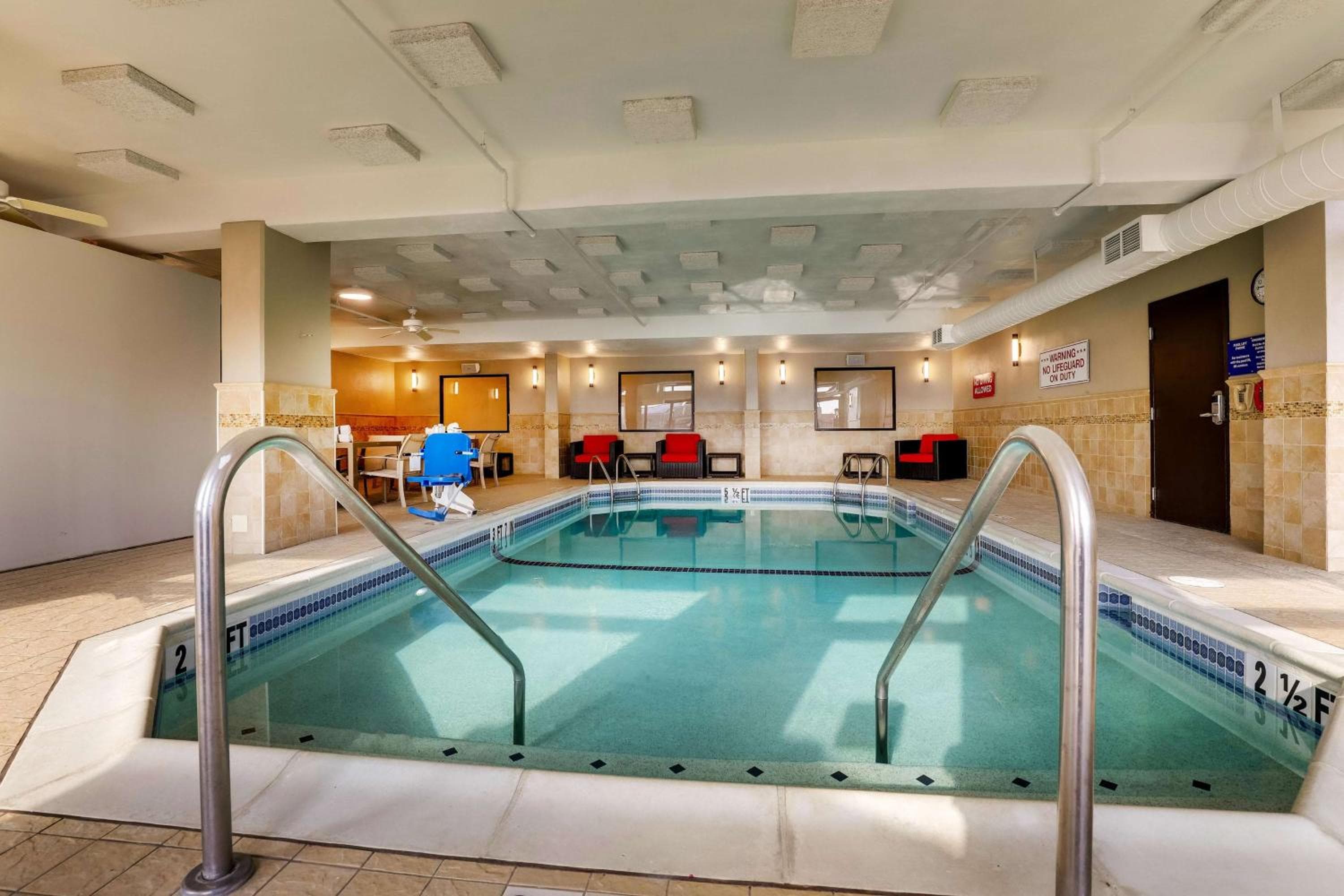Drury Inn & Suites Marion