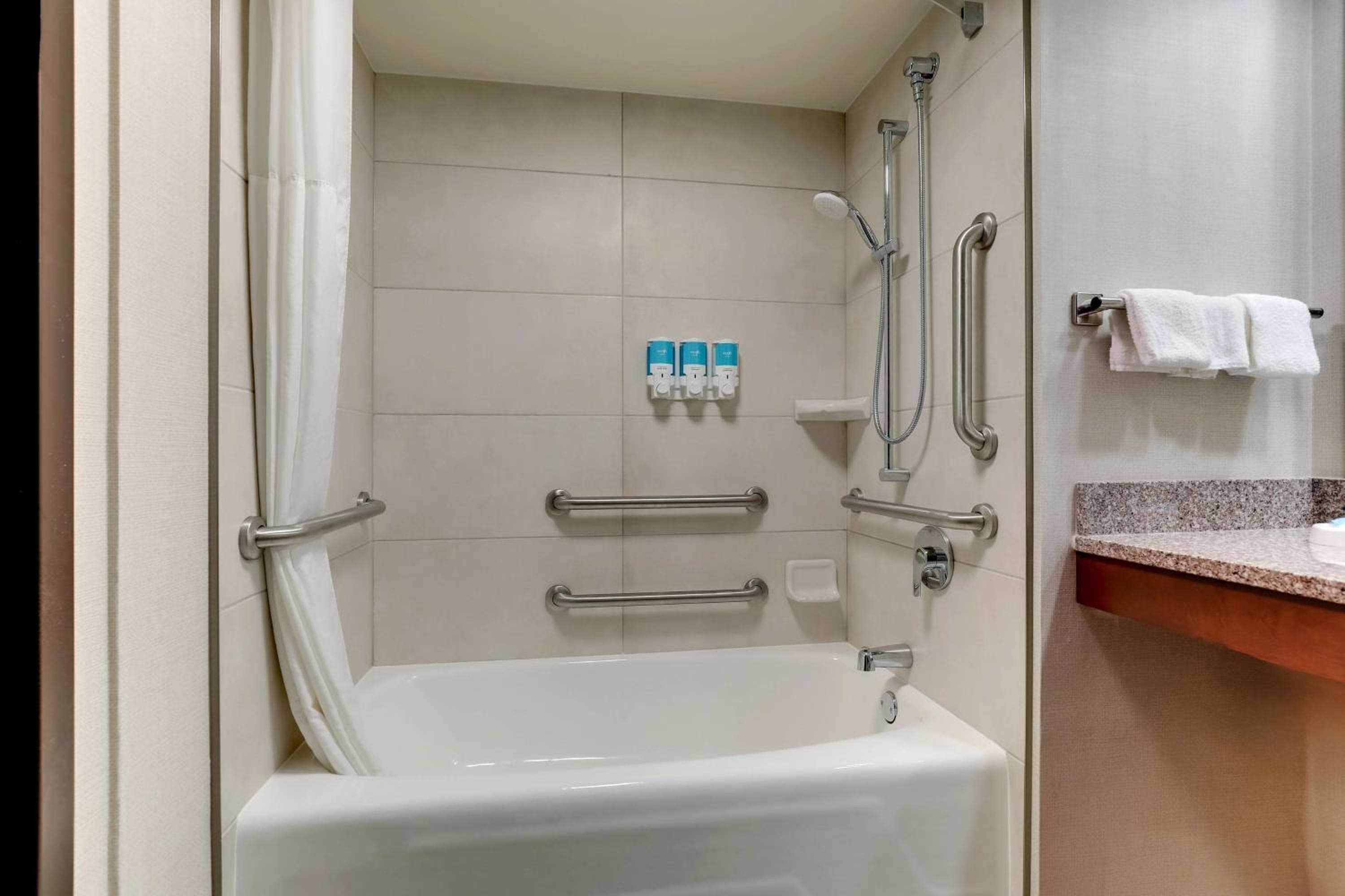 Drury Inn & Suites Marion
