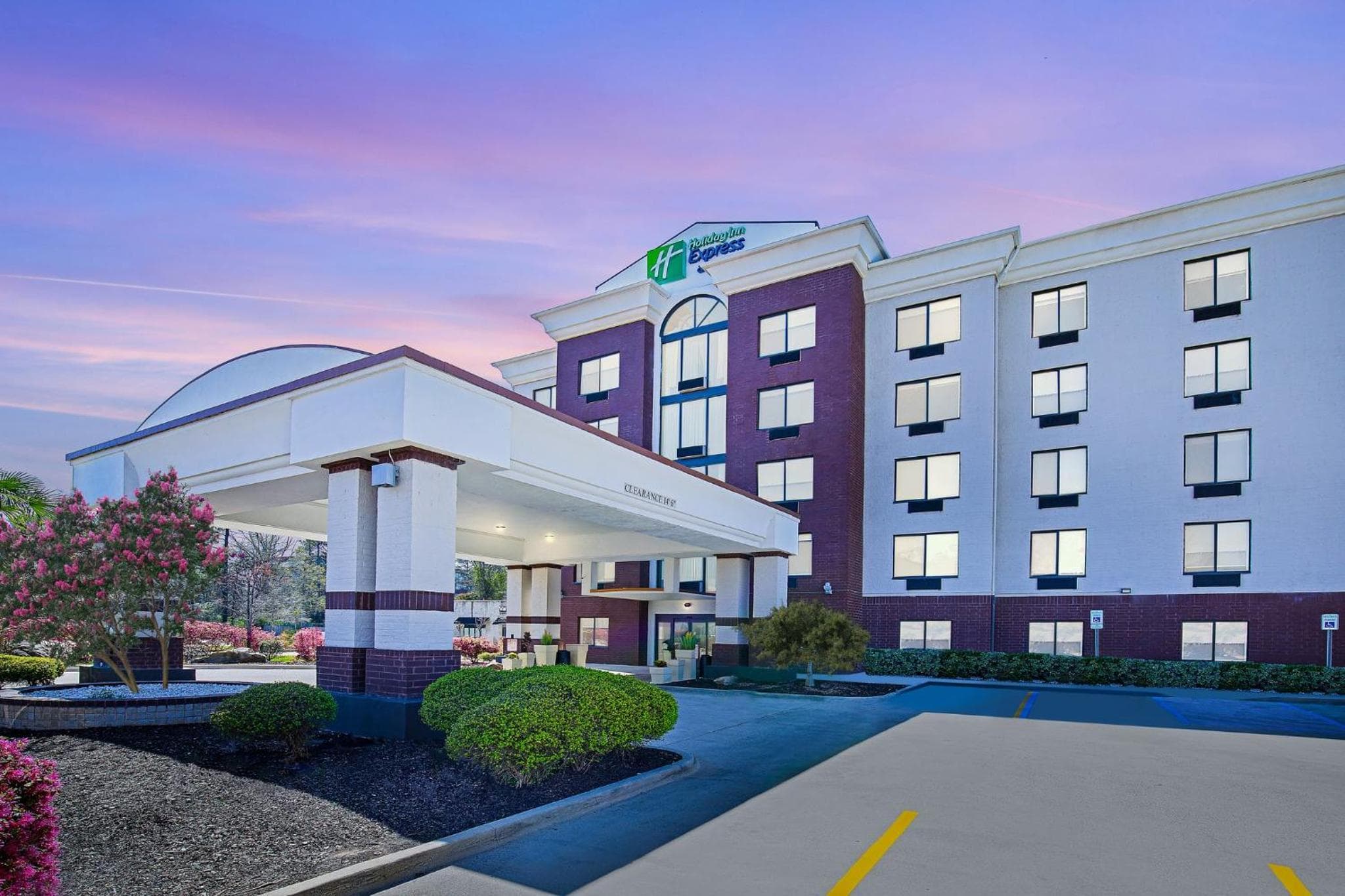 Holiday Inn Express Hotel & Suites Birmingham - Inverness 280 by IHG