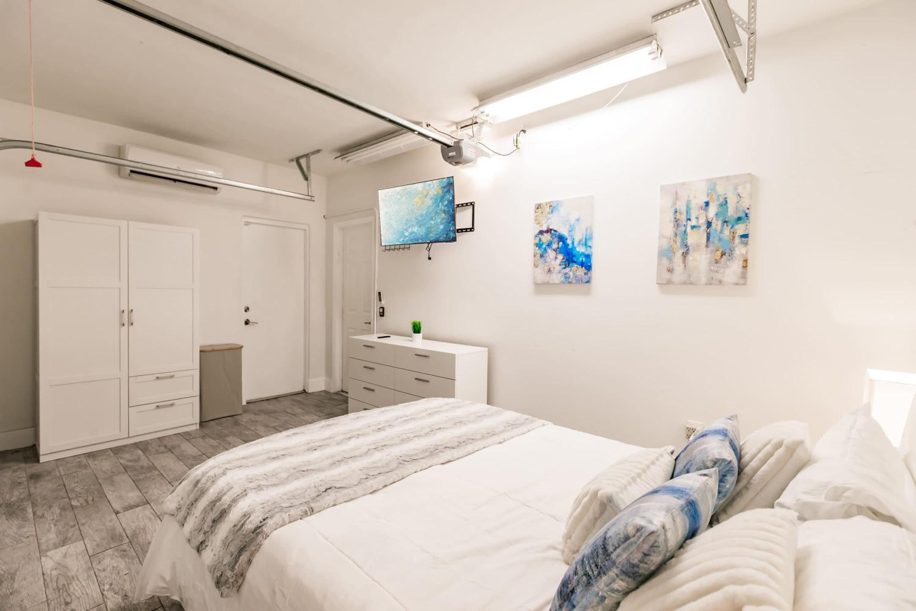 Uhost AI - 5BR Miami Home - Pool & Hot Tub