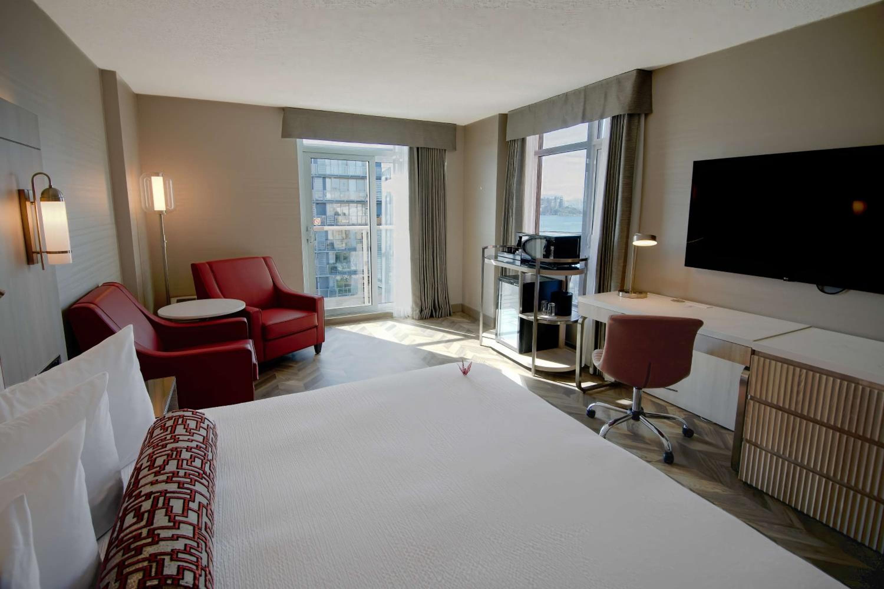 Coast Victoria Hotel & Marina by APA
