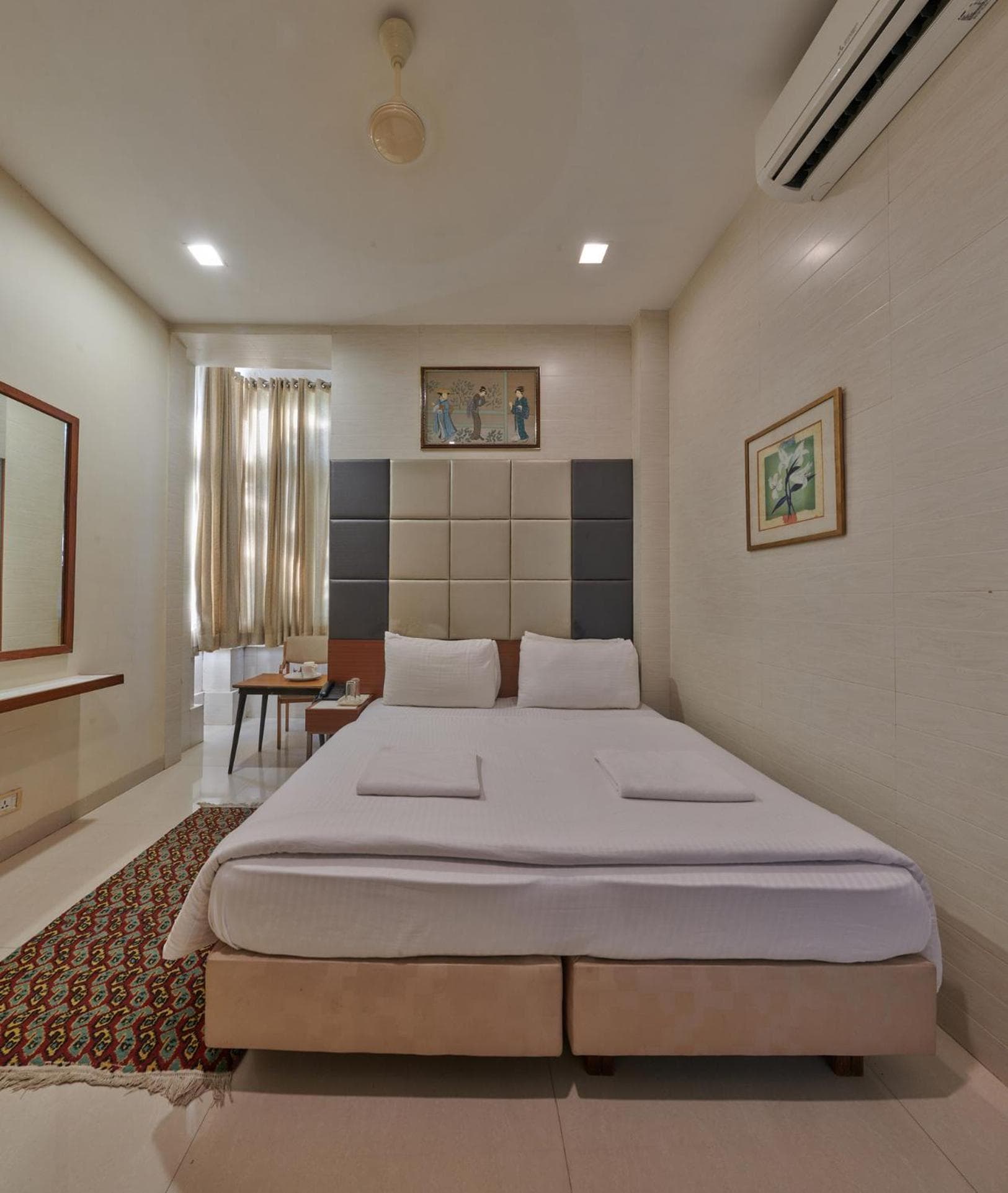 Elphinstone Hotel