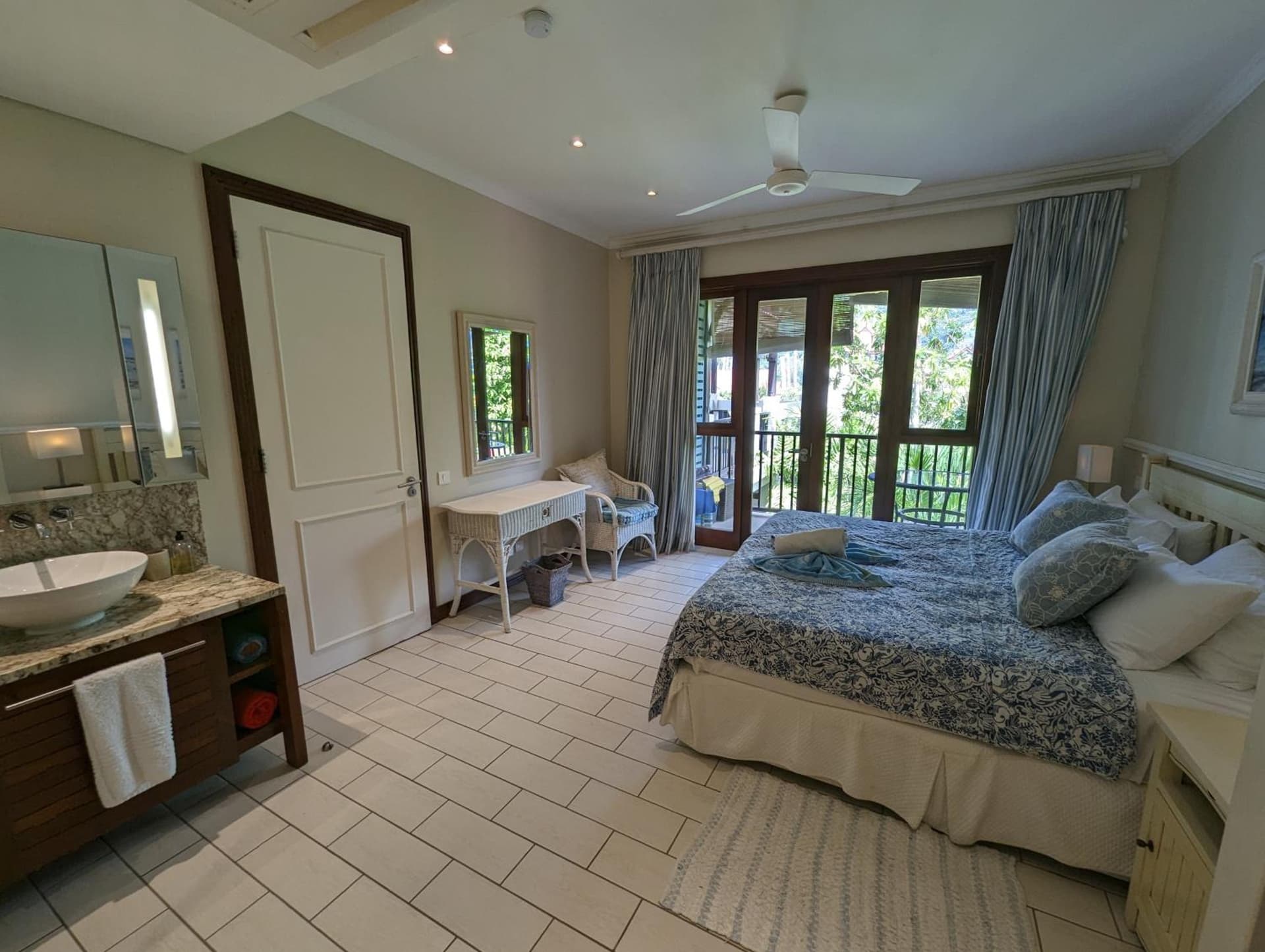 Citronelle Penthouse by Simply Seychelles