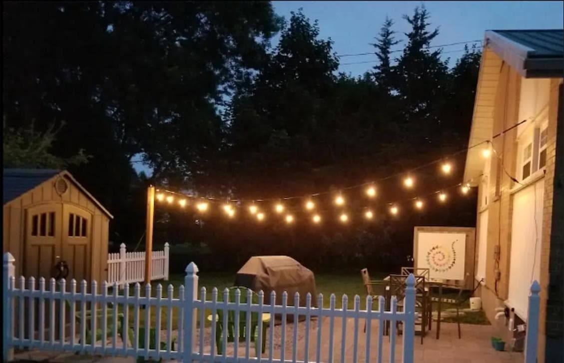 Downtown Picton Retreat - Near Sandbanks and Wineries
