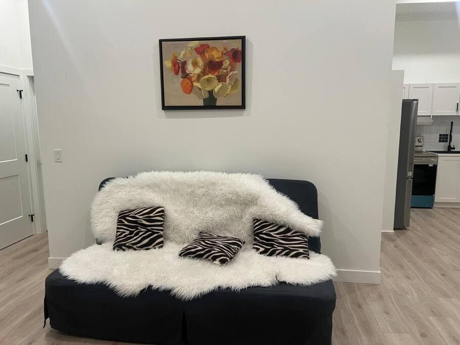 Maple Ridge vacation suite1100sf