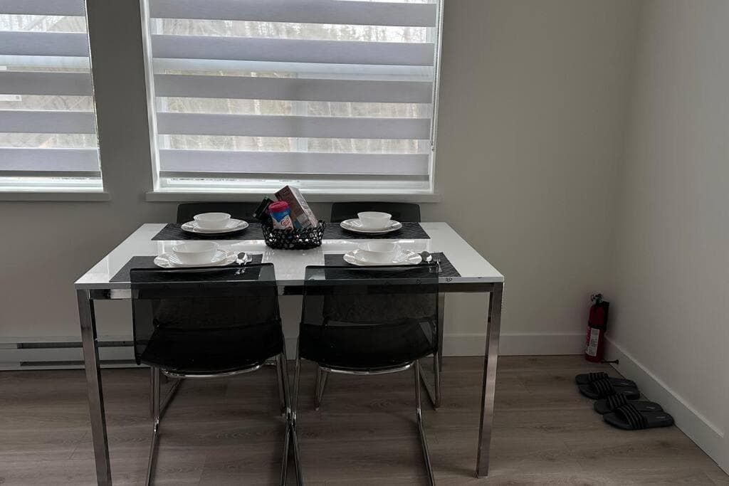 Maple Ridge vacation suite1100sf